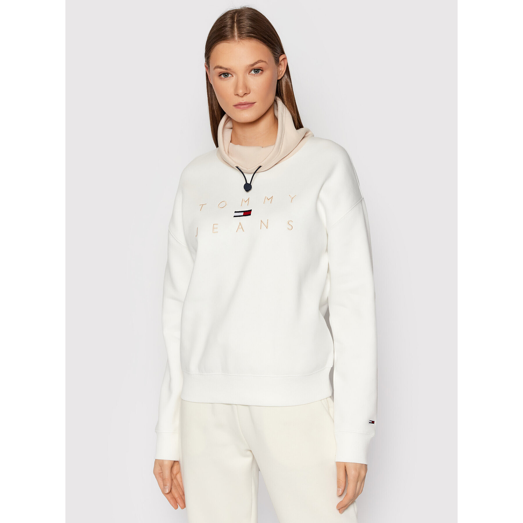 Tommy Jeans Суитшърт Tjw Bxy Logo 3 Funnel Neck DW0DW11191 Бял Boxy Fit - Pepit.bg