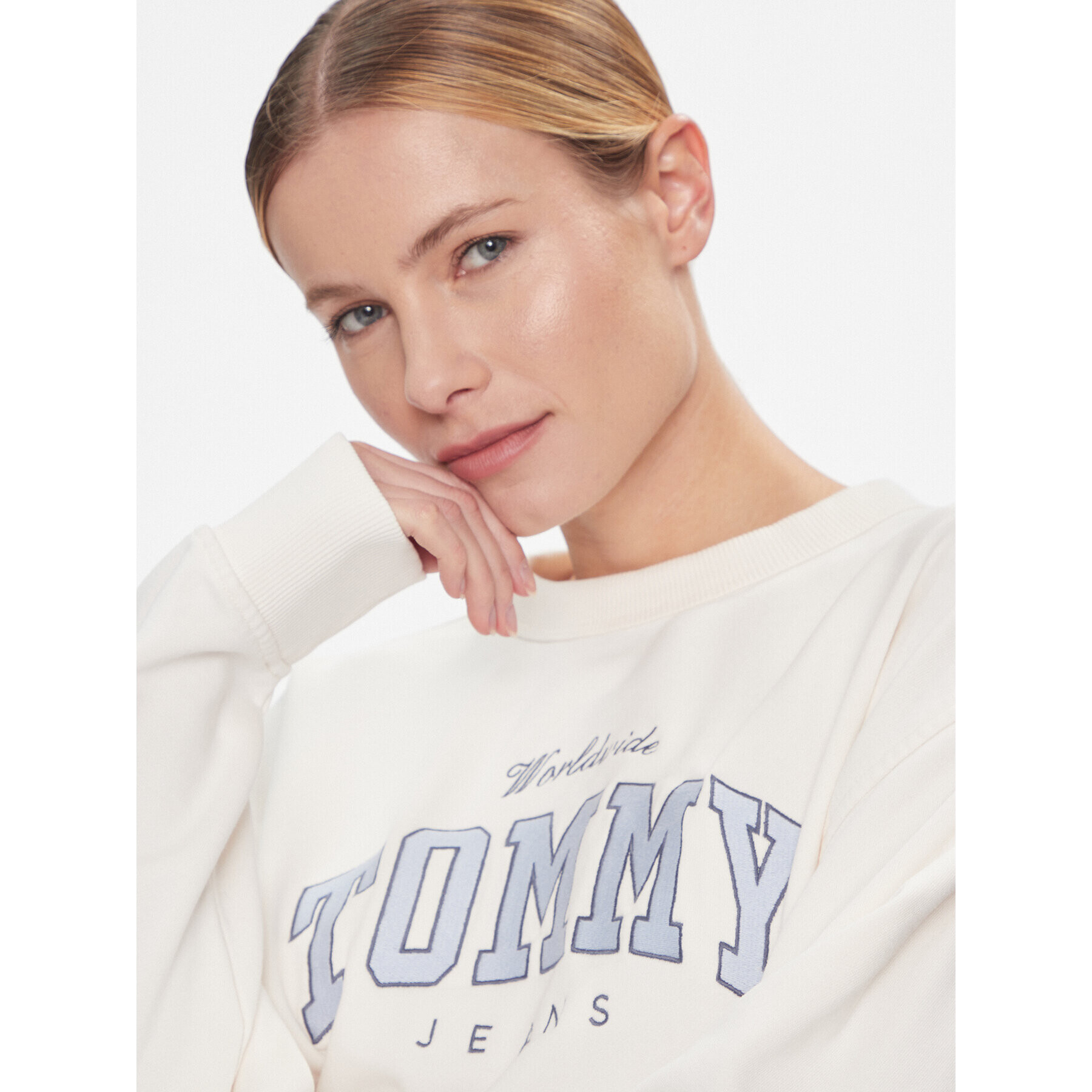 Tommy Jeans Суитшърт Tjw Rlx Varsity Luxe Crew DW0DW17339 Бял Regular Fit - Pepit.bg