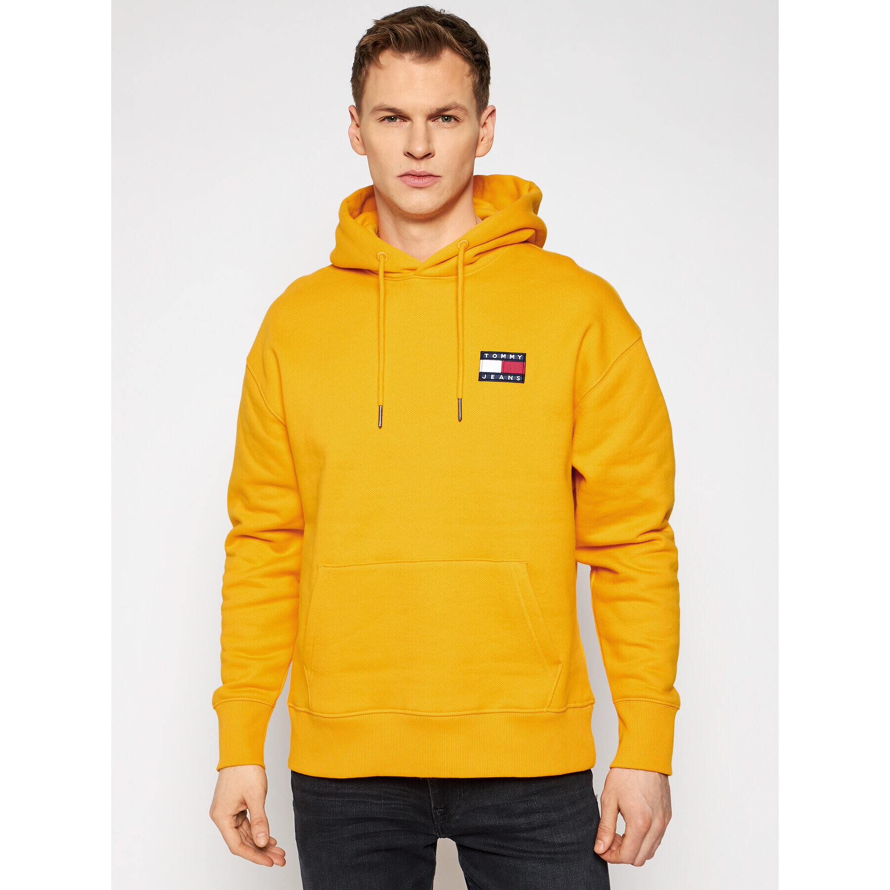 Tommy Jeans Суитшърт Tommy Badge DM0DM06593 Жълт Regular Fit - Pepit.bg