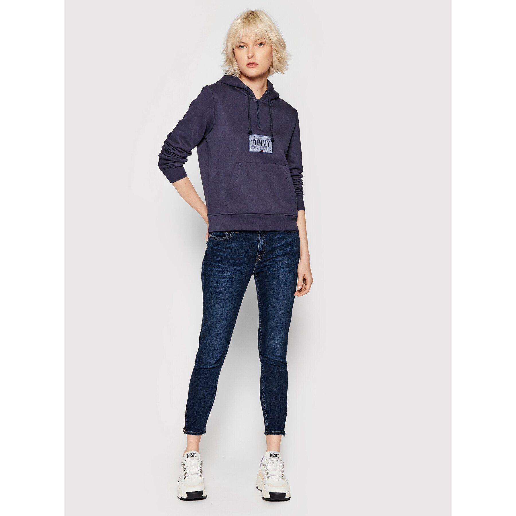 Tommy Jeans Суитшърт Tonal DW0DW11052 Тъмносин Regular Fit - Pepit.bg