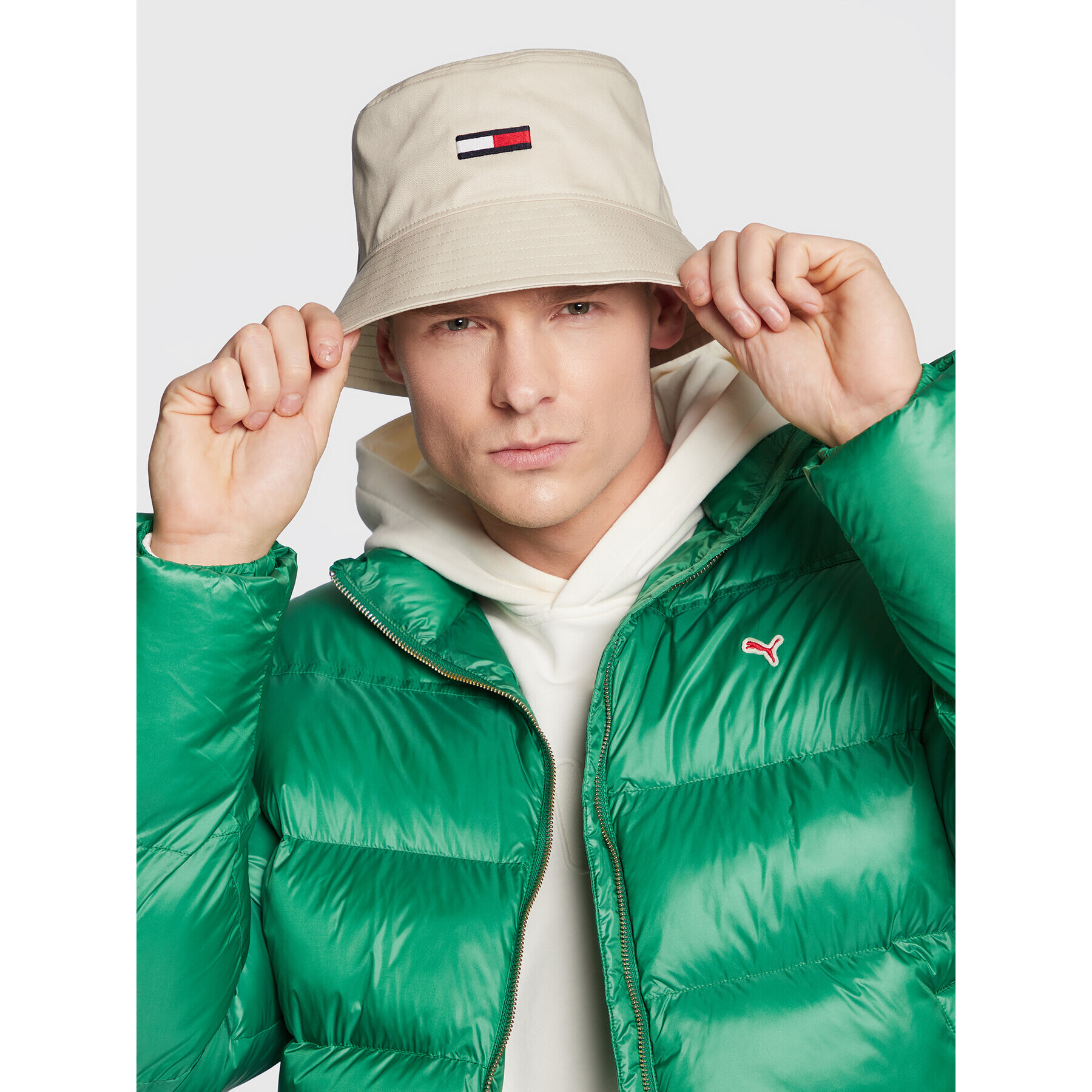 Tommy Jeans Текстилна шапка Flag Bucket AM0AM08495 Бежов - Pepit.bg