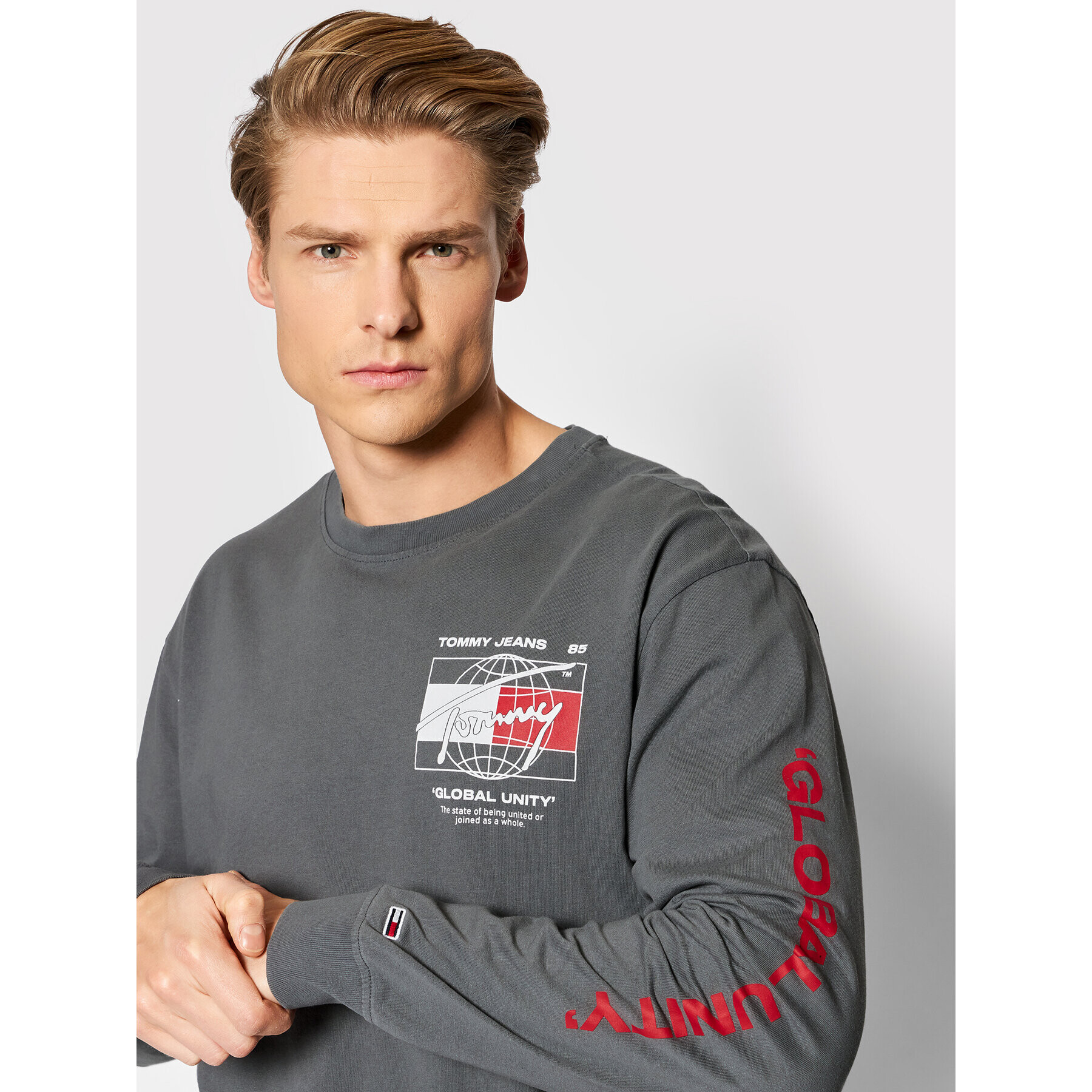 Tommy Jeans Тениска с дълъг ръкав Globe Script DM0DM12412 Сив Regular Fit - Pepit.bg