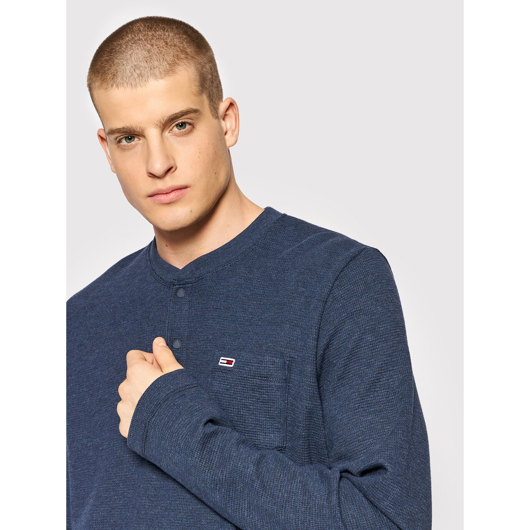 Tommy Jeans Тениска с дълъг ръкав Henley DM0DM11438 Тъмносин Regular Fit - Pepit.bg