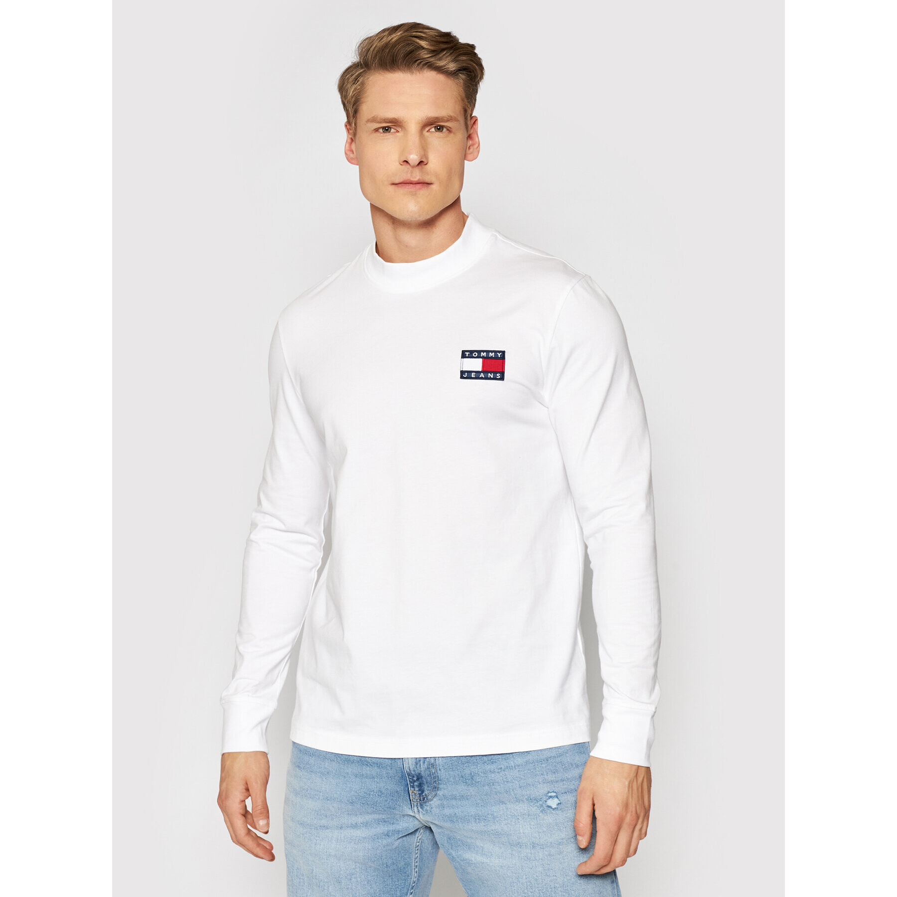 Tommy Jeans Тениска с дълъг ръкав Tjm Badge Mock Neck DM0DM10281 Бял Regular Fit - Pepit.bg