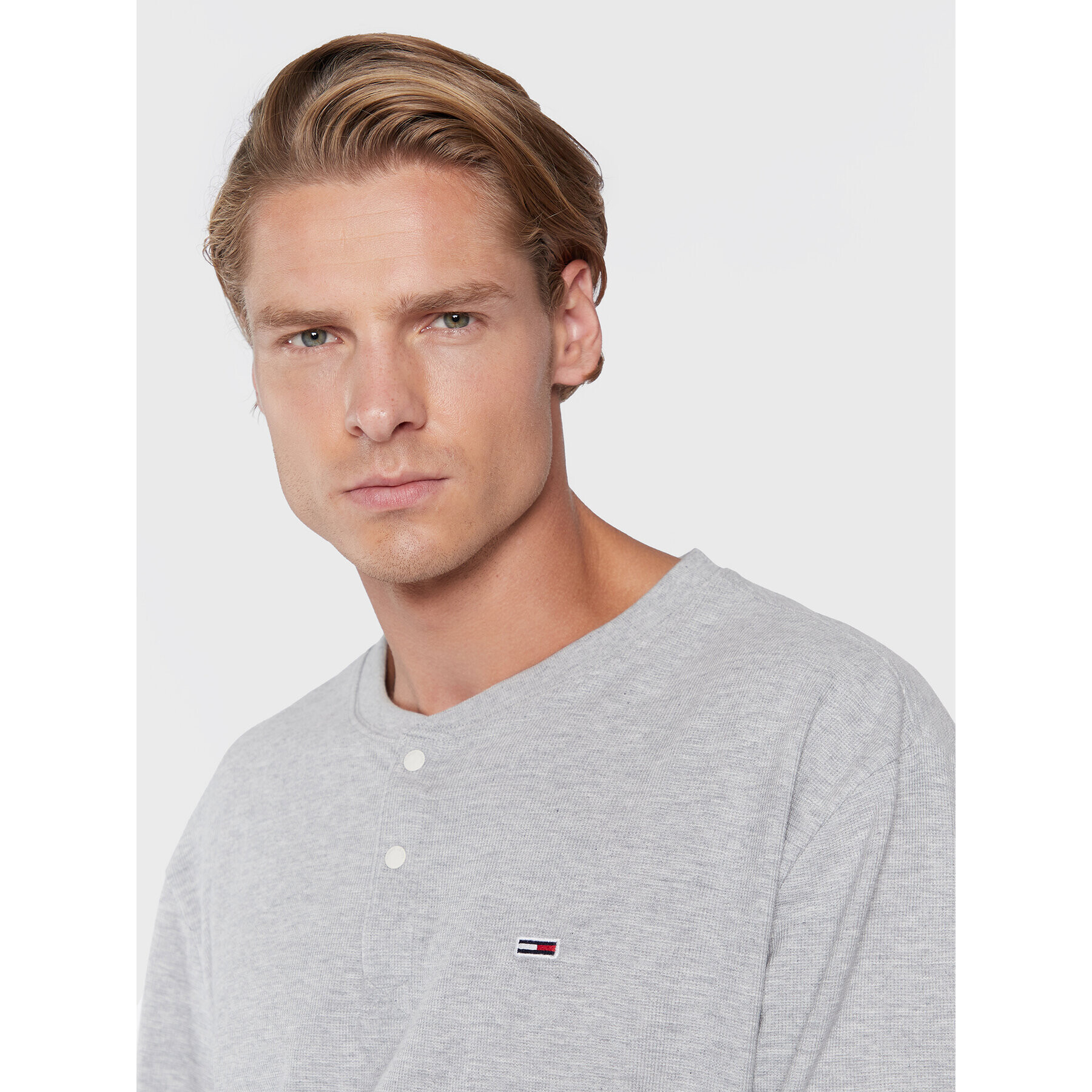 Tommy Jeans Тениска с дълъг ръкав Waffle Henley DM0DM13817 Сив Regular Fit - Pepit.bg