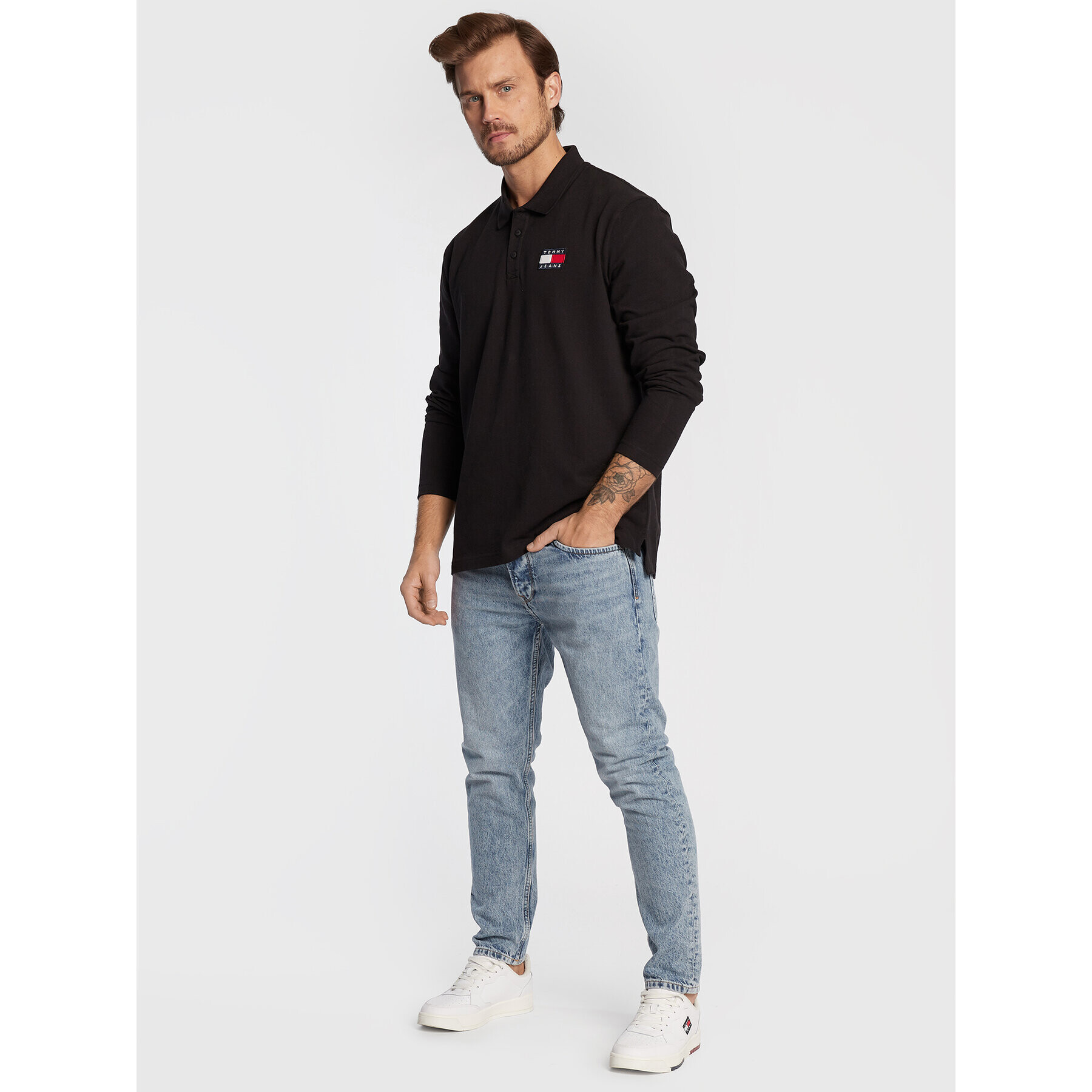 Tommy Jeans Тениска с яка и копчета Modern Badge DM0DM15075 Черен Regular Fit - Pepit.bg