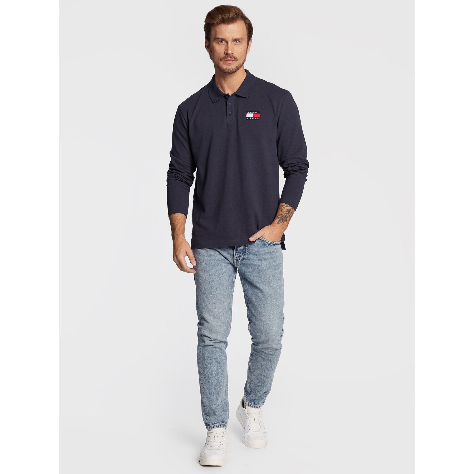 Tommy Jeans Тениска с яка и копчета Modern Badge DM0DM15075 Тъмносин Regular Fit - Pepit.bg