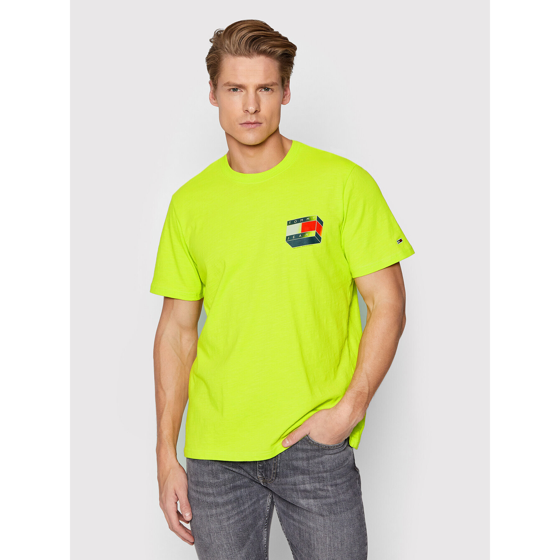 Tommy Jeans Тишърт 3D Glow Flag Graphic DM0DM11624 Зелен Regular Fit - Pepit.bg