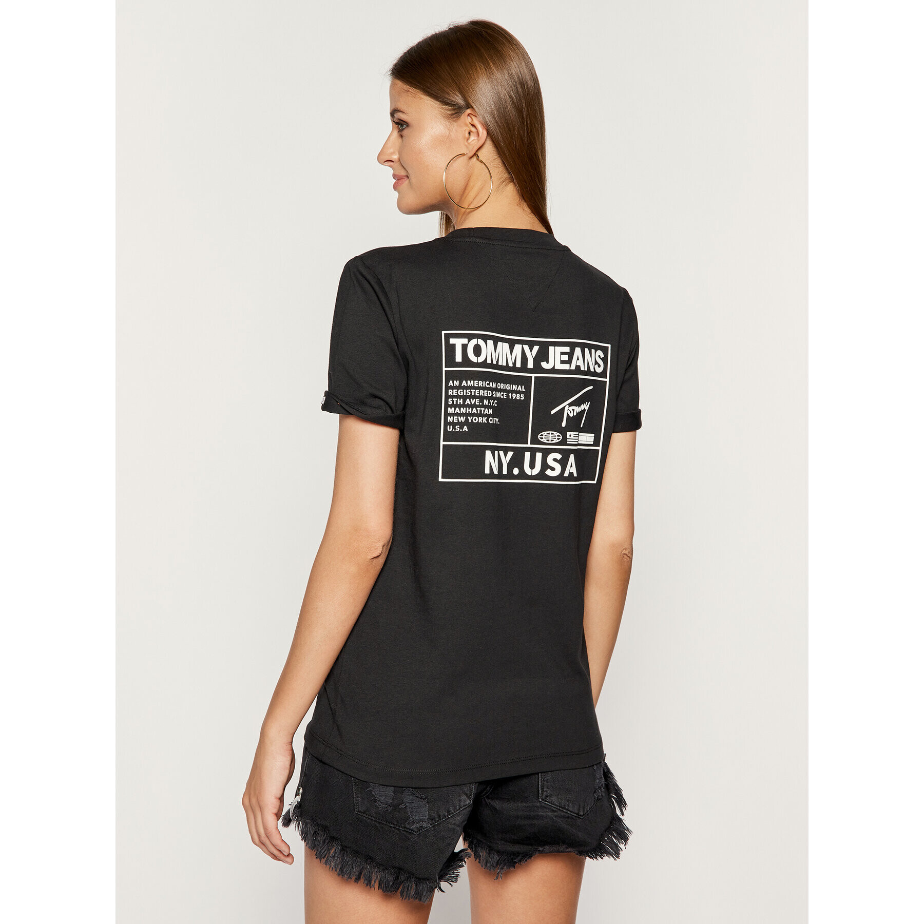 Tommy Jeans Тишърт Back Logo Tee DW0DW08036 Черен Regular Fit - Pepit.bg