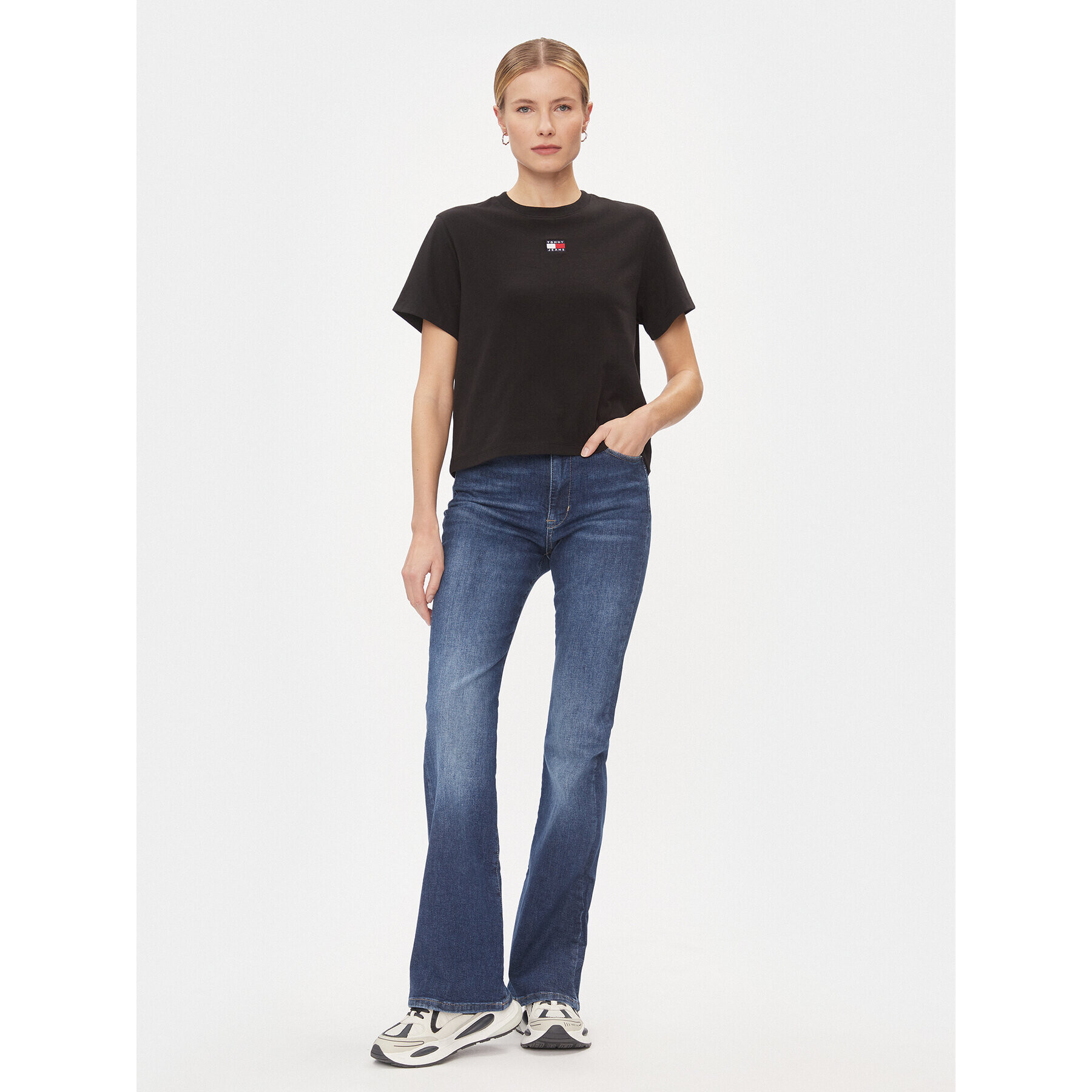 Tommy Jeans Тишърт Badge DW0DW17391 Черен Boxy Fit - Pepit.bg