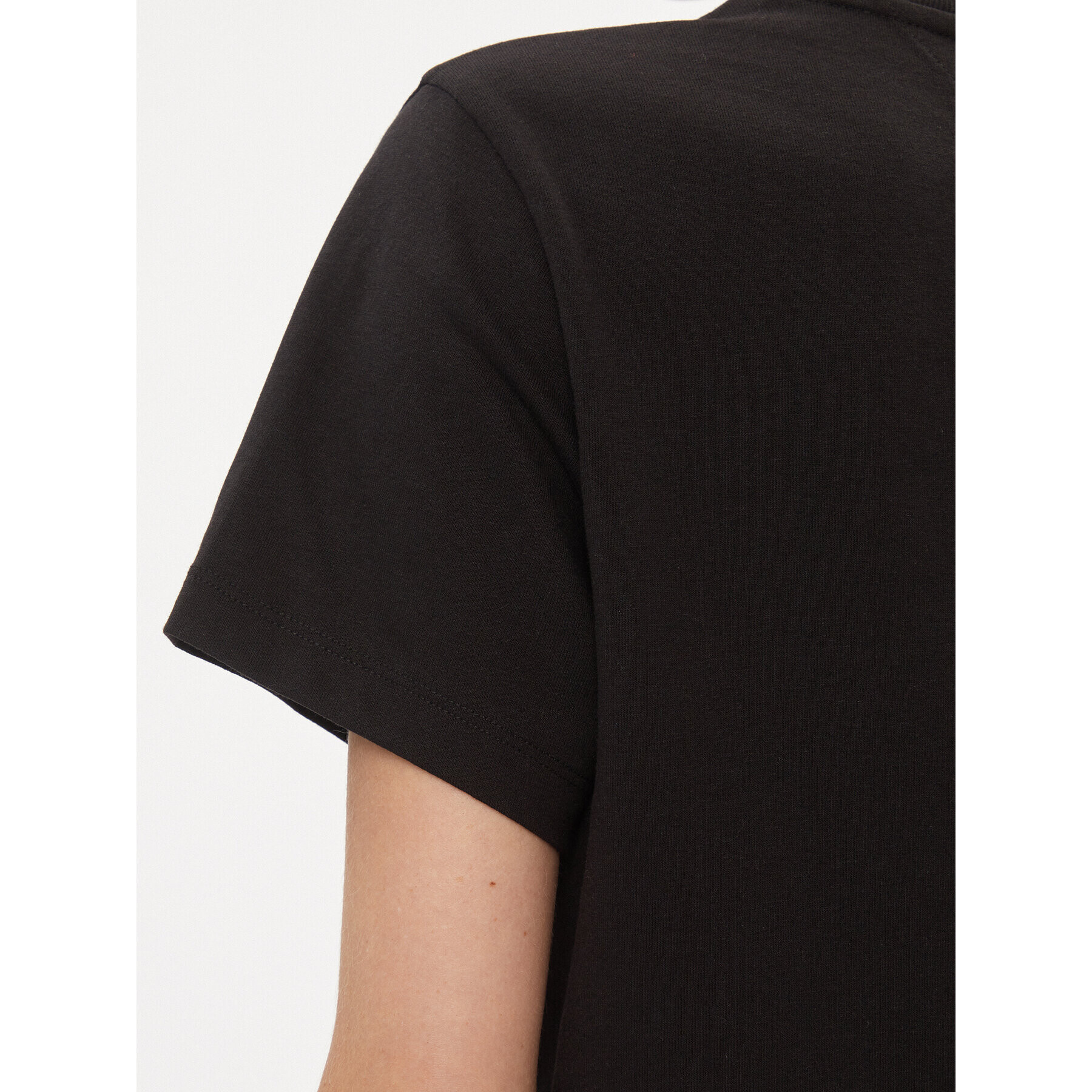 Tommy Jeans Тишърт Badge DW0DW17391 Черен Boxy Fit - Pepit.bg