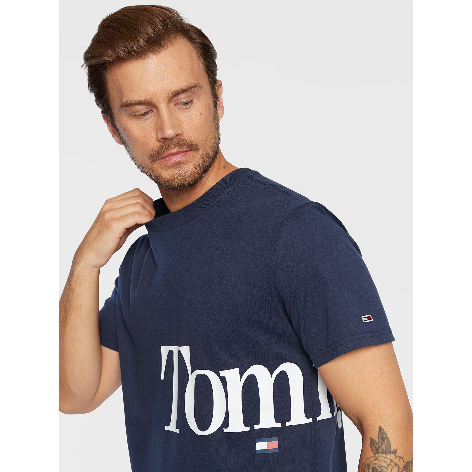 Tommy Jeans Тишърт Bold Tommy DM0DM14013 Тъмносин Regular Fit - Pepit.bg