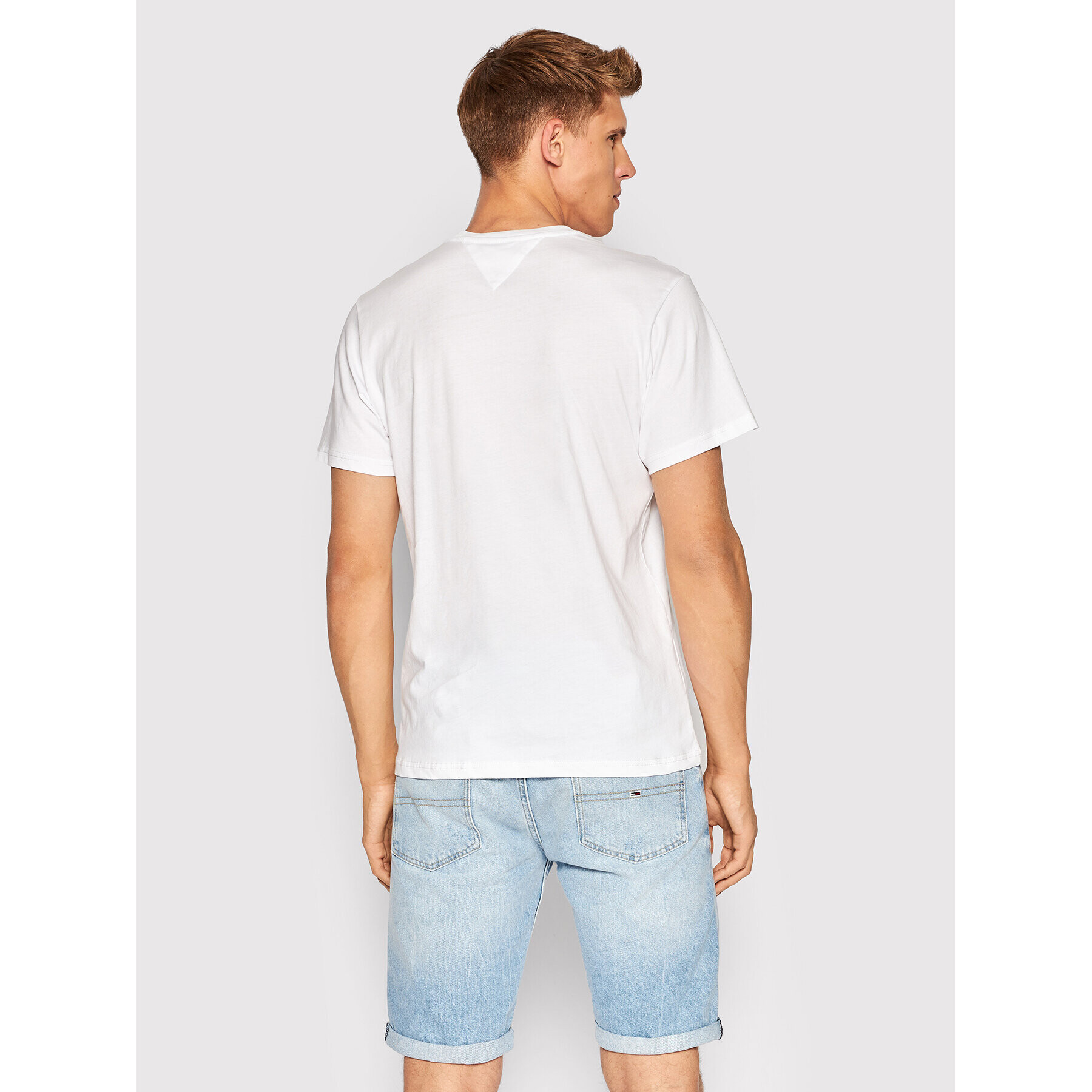 Tommy Jeans Тишърт Chest Entry DM0DM12790 Бял Regular Fit - Pepit.bg