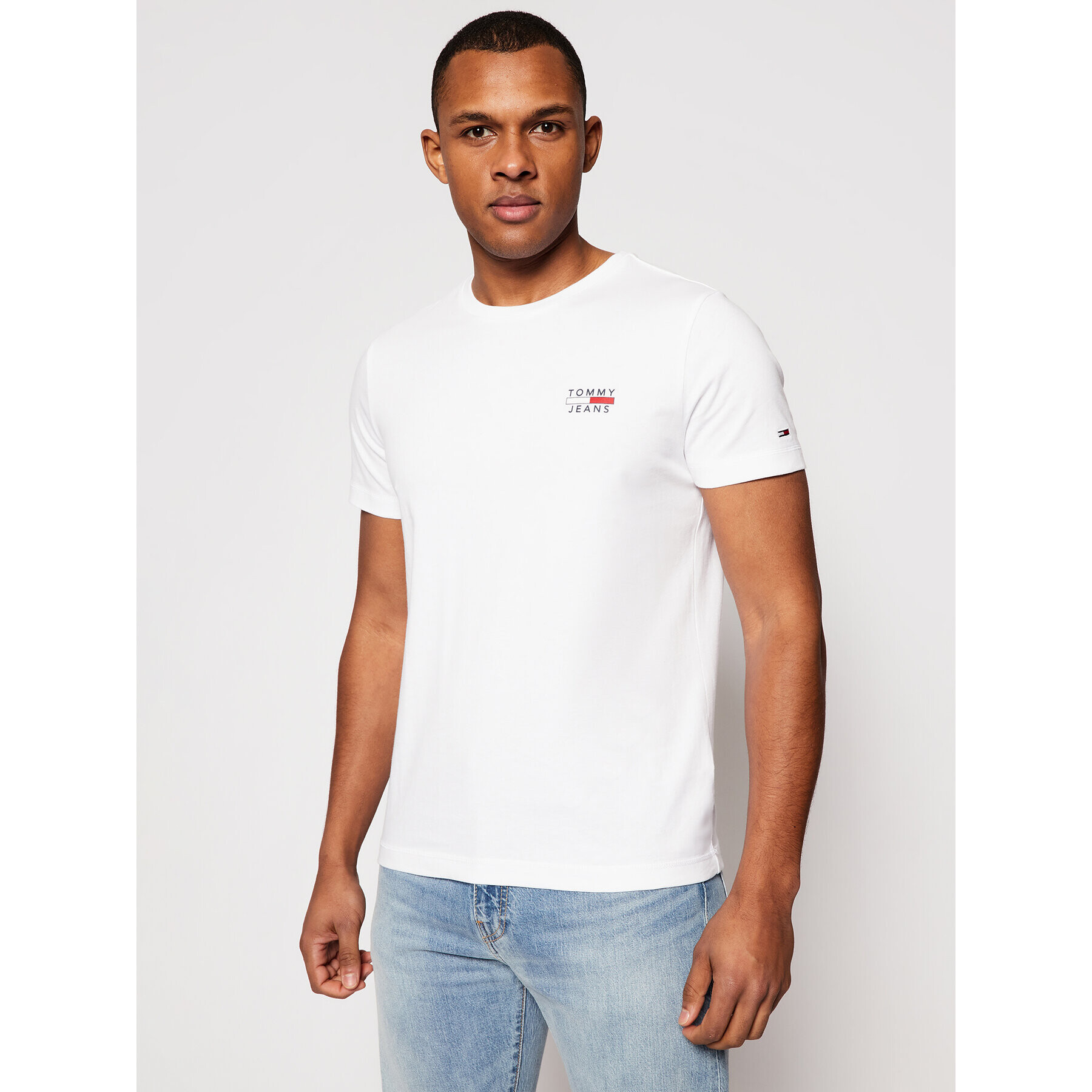 Tommy Jeans Тишърт Chest Logo DM0DM10099 Бял Slim Fit - Pepit.bg