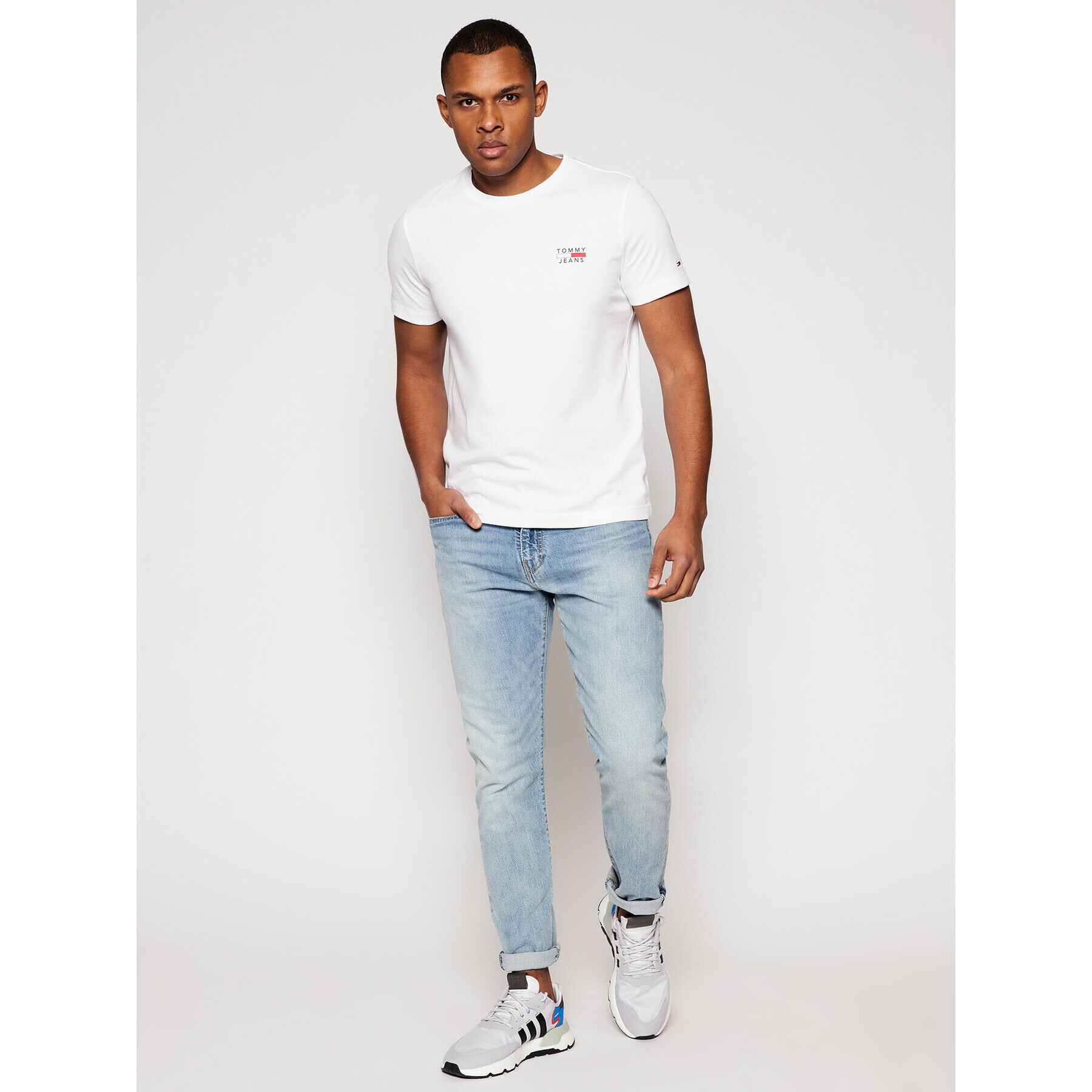 Tommy Jeans Тишърт Chest Logo DM0DM10099 Бял Slim Fit - Pepit.bg