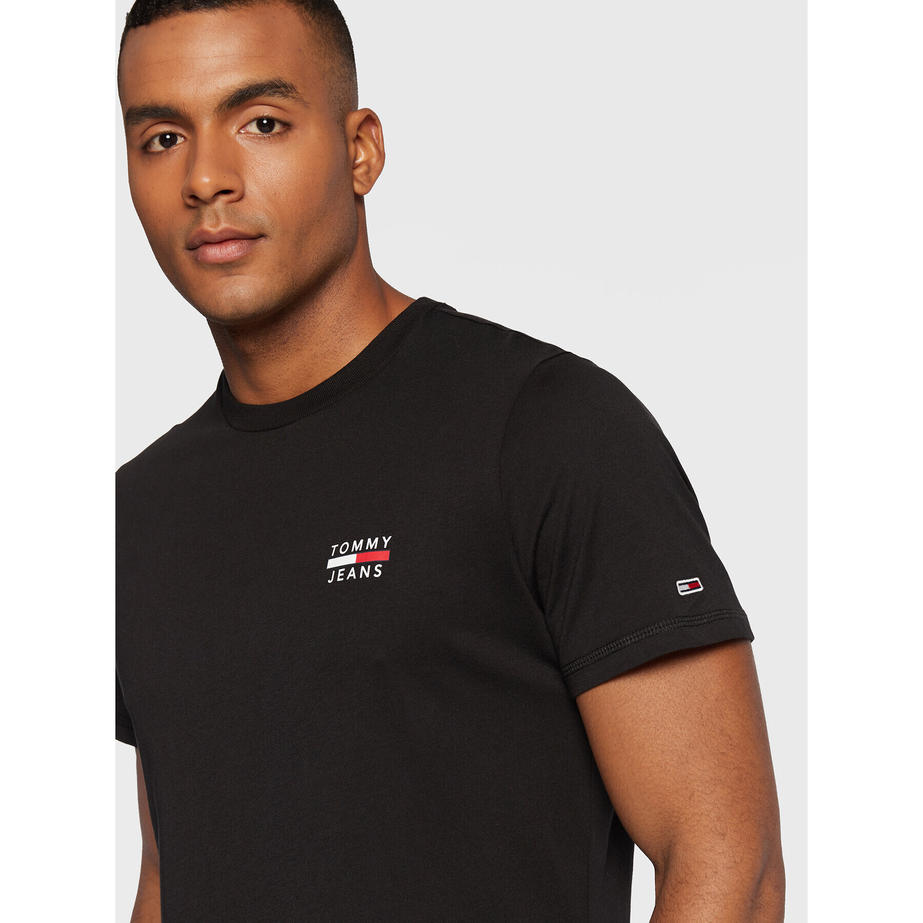 Tommy Jeans Тишърт Chest Logo DM0DM10099 Черен Regular Fit - Pepit.bg