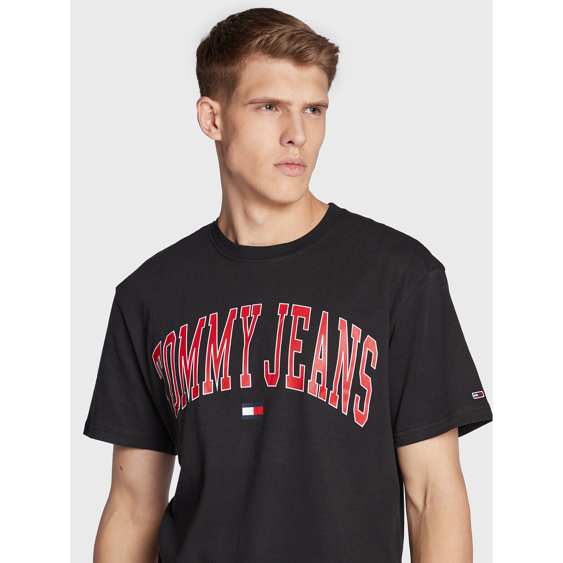 Tommy Jeans Тишърт Classic Collegiate DM0DM14995 Черен Regular Fit - Pepit.bg