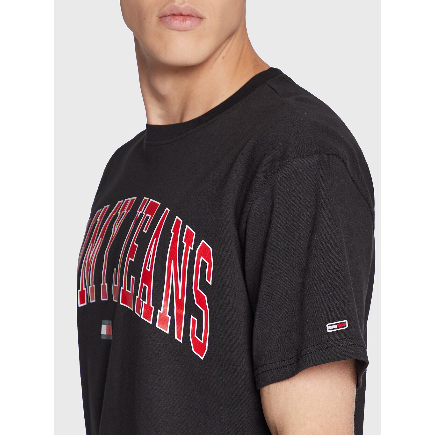 Tommy Jeans Тишърт Classic Collegiate DM0DM14995 Черен Regular Fit - Pepit.bg