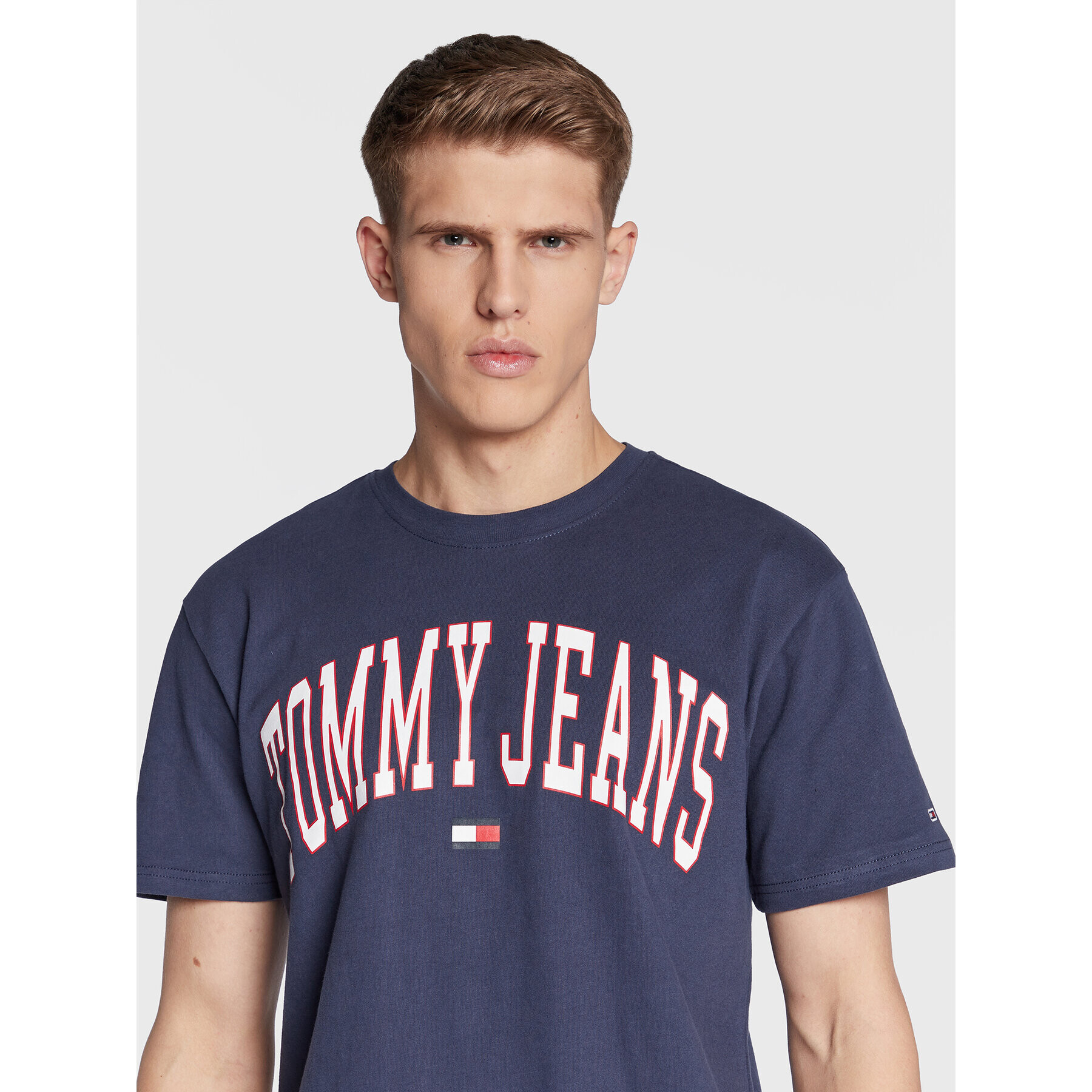 Tommy Jeans Тишърт Classic Collegiate DM0DM14995 Тъмносин Regular Fit - Pepit.bg