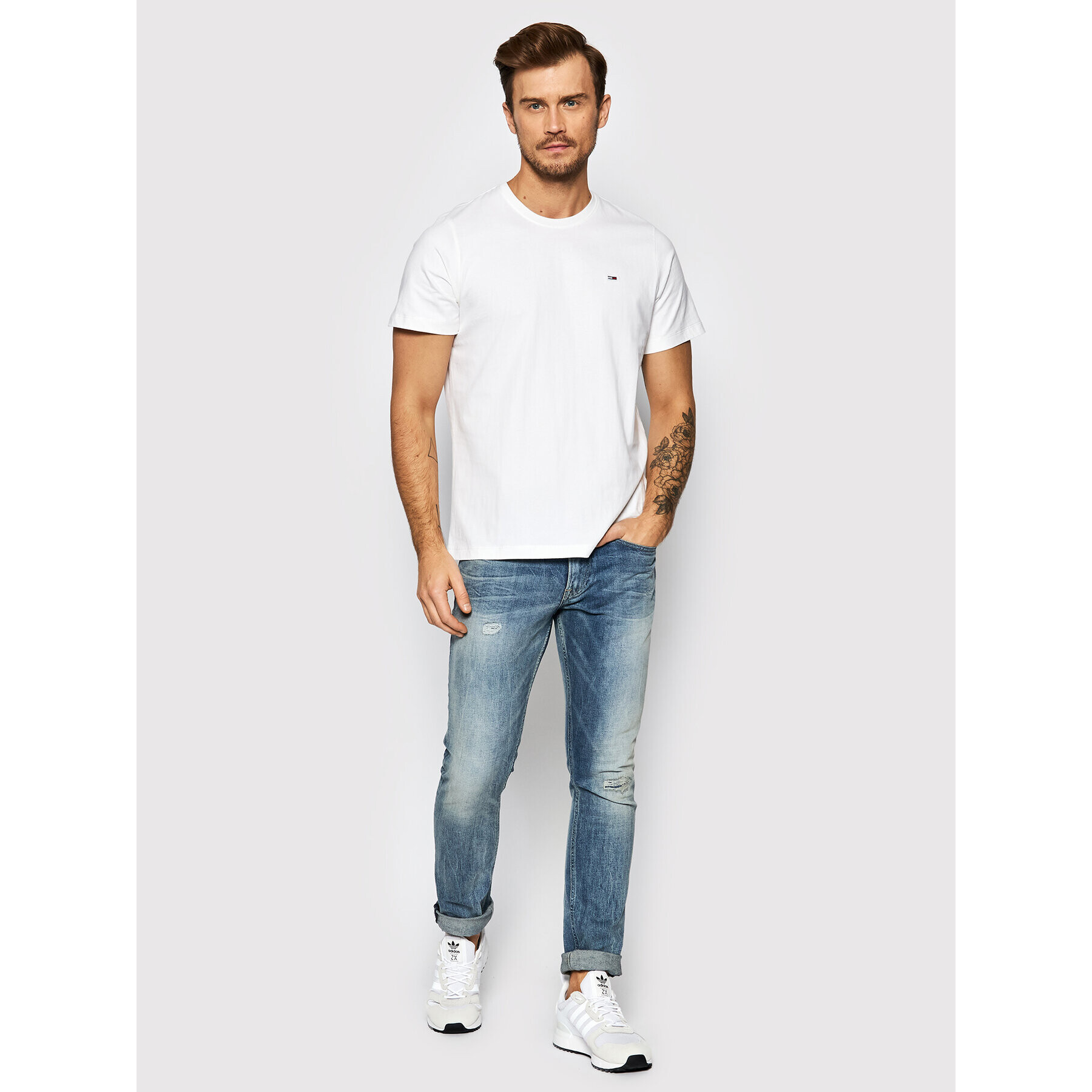 Tommy Jeans Тишърт Classic DM0DM09598 Бял Regular Fit - Pepit.bg