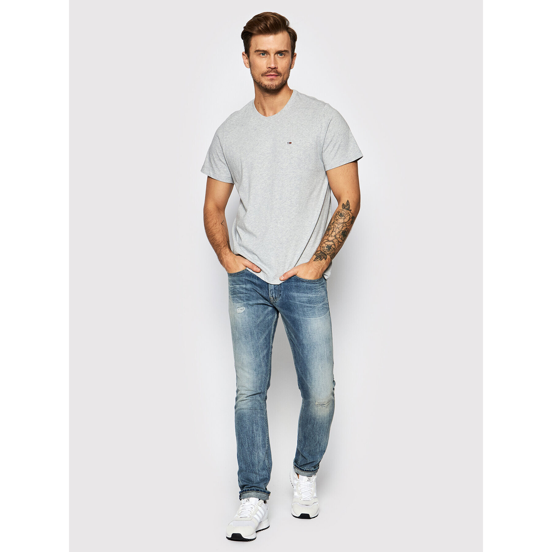 Tommy Jeans Тишърт Classic DM0DM09598 Сив Regular Fit - Pepit.bg