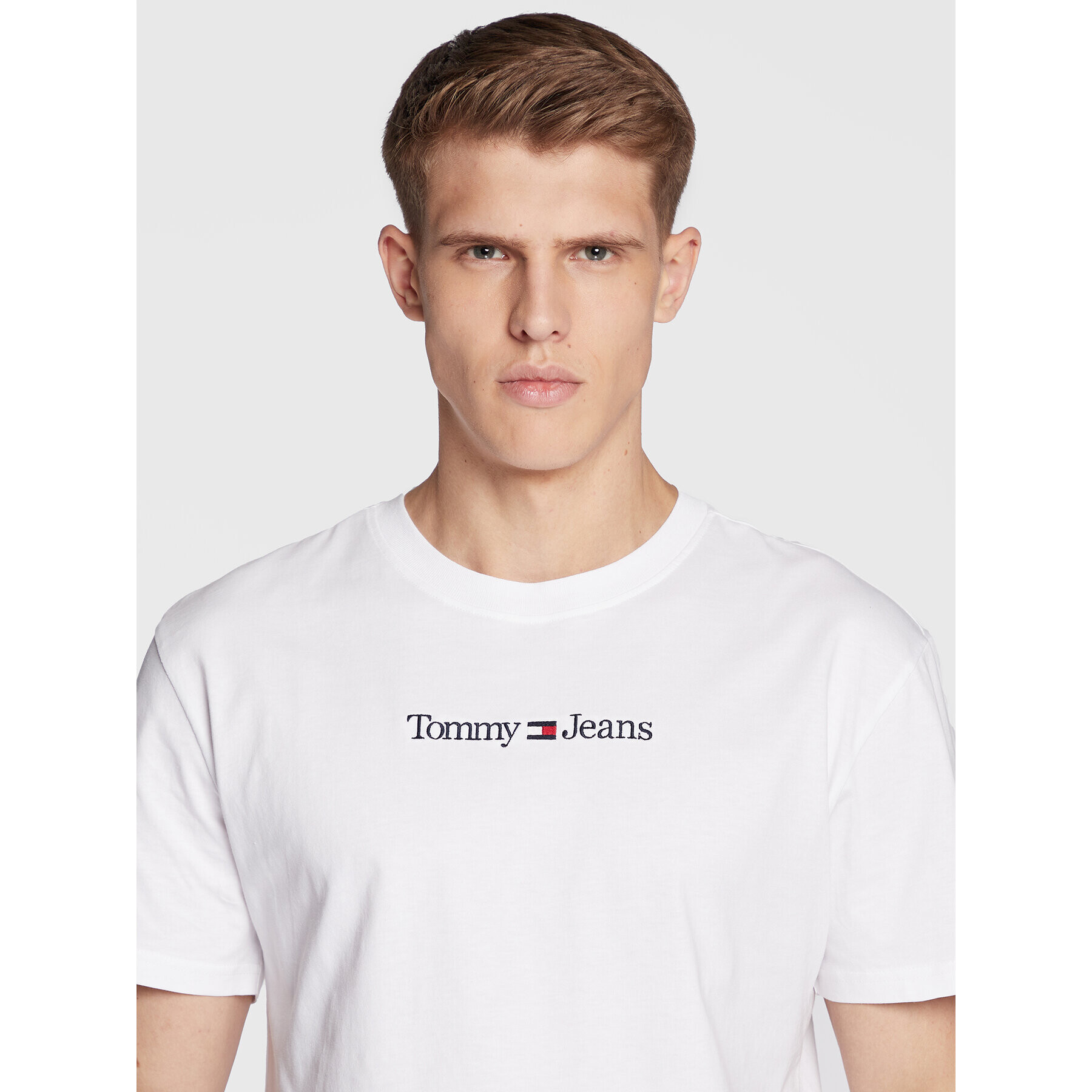 Tommy Jeans Тишърт Classic Linear Logo DM0DM14984 Бял Regular Fit - Pepit.bg