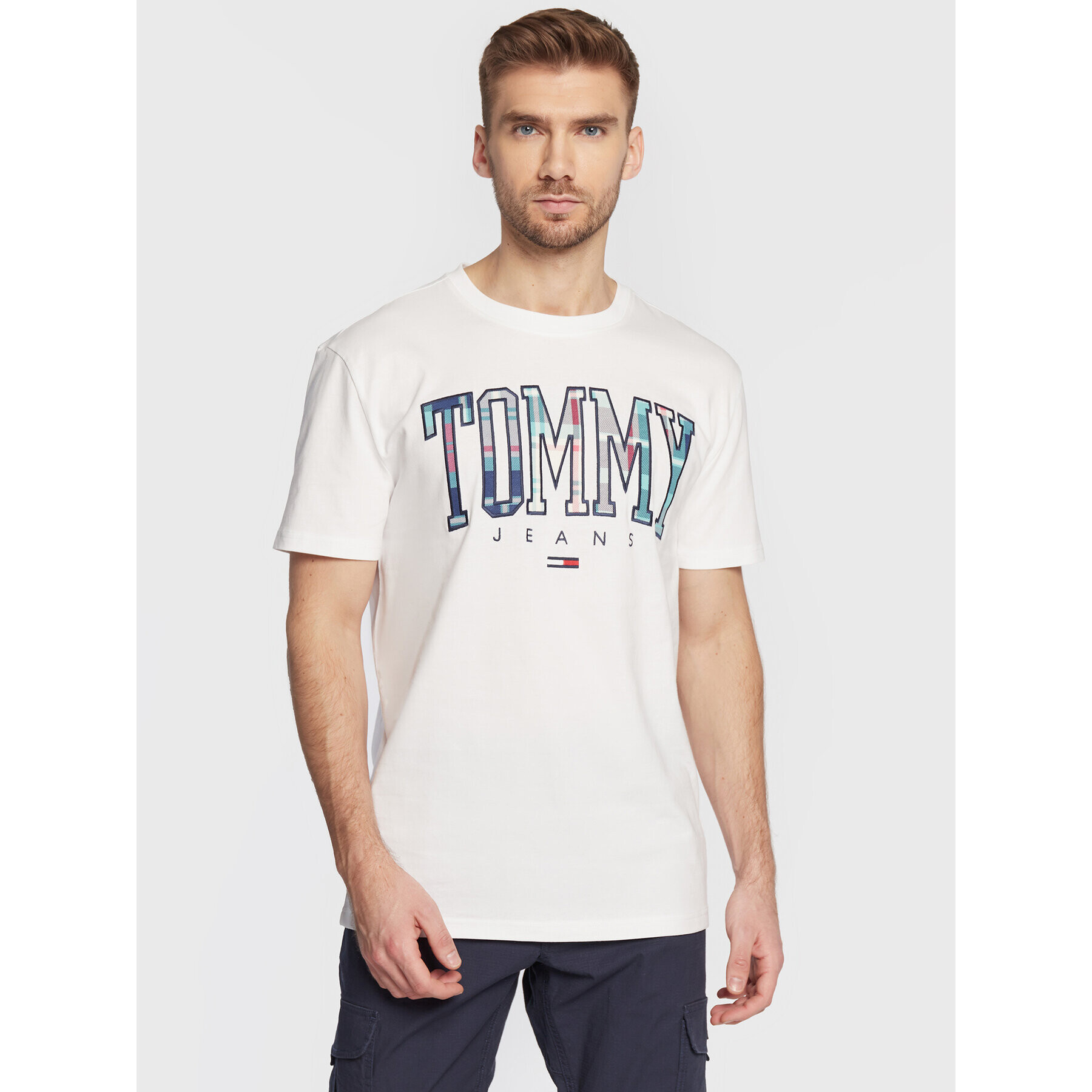 Tommy Jeans Тишърт Classic Tartan DM0DM15666 Бял Classic Fit - Pepit.bg