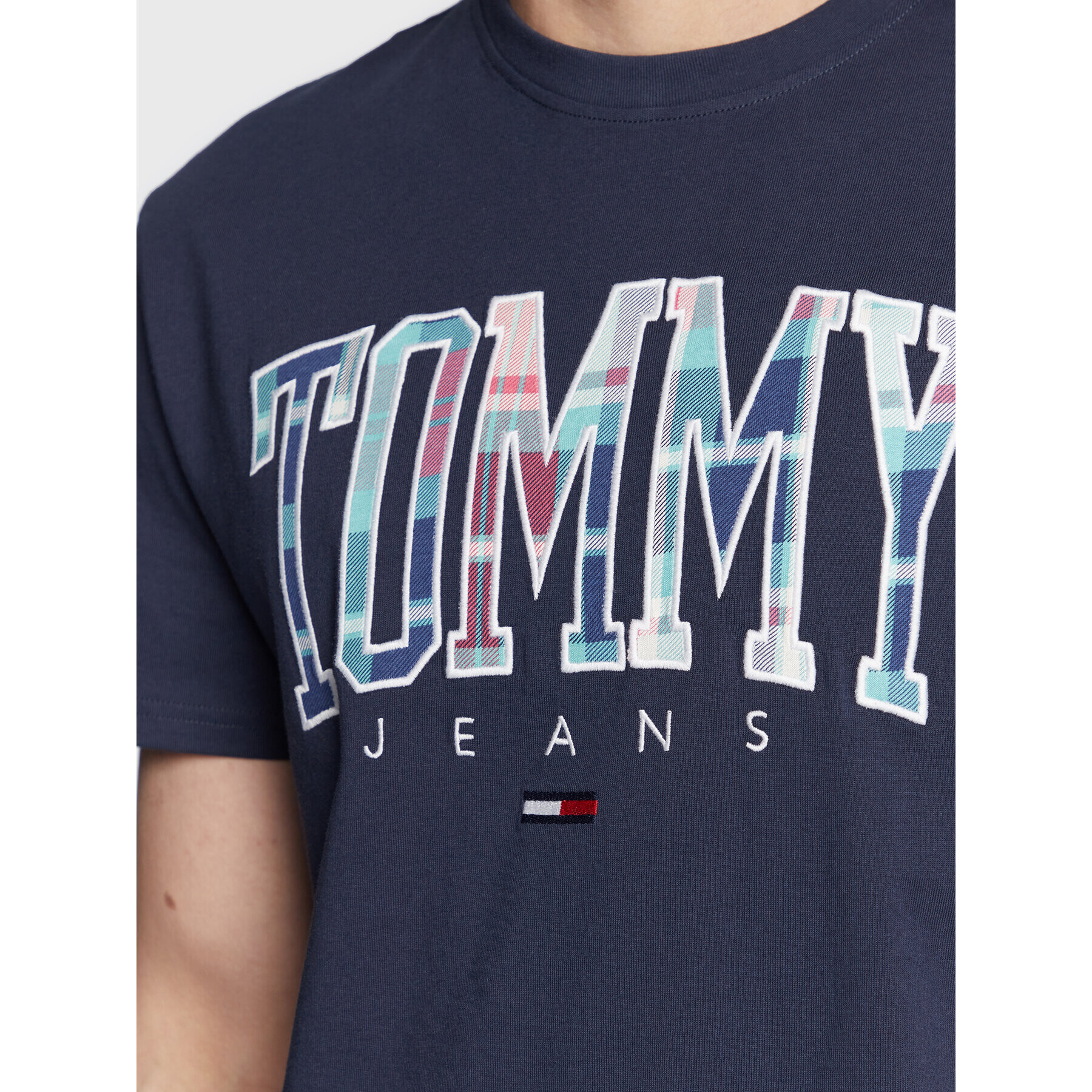 Tommy Jeans Тишърт Classic Tartan DM0DM15666 Тъмносин Classic Fit - Pepit.bg