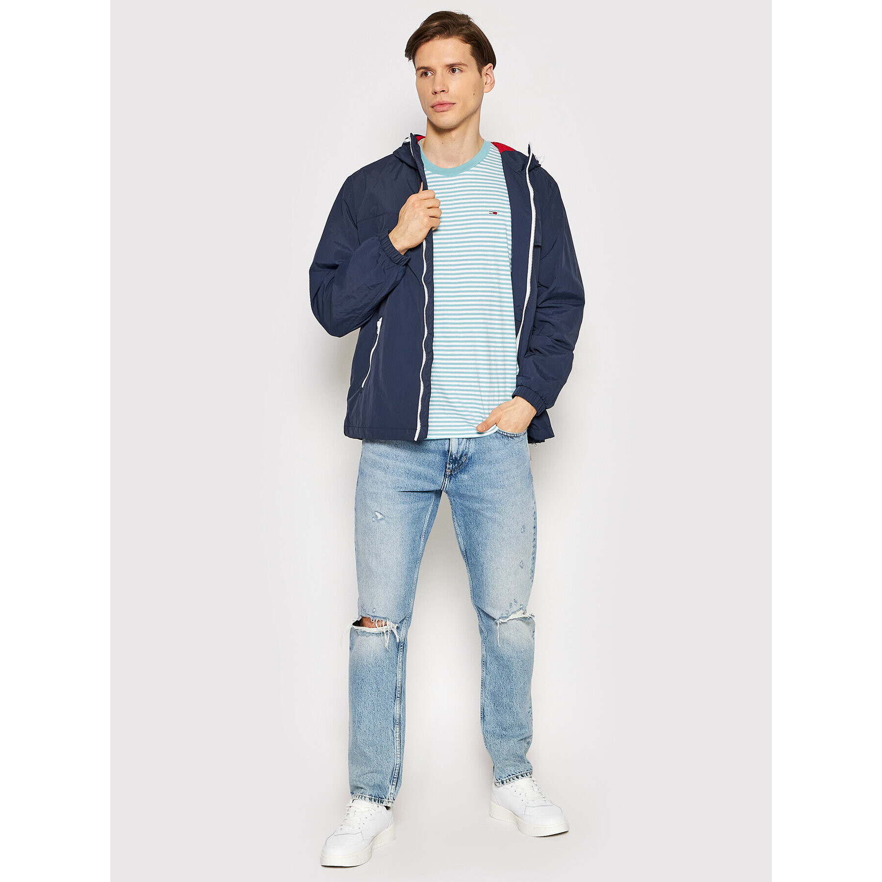 Tommy Jeans Тишърт Classics DM0DM05515 Зелен Regular Fit - Pepit.bg