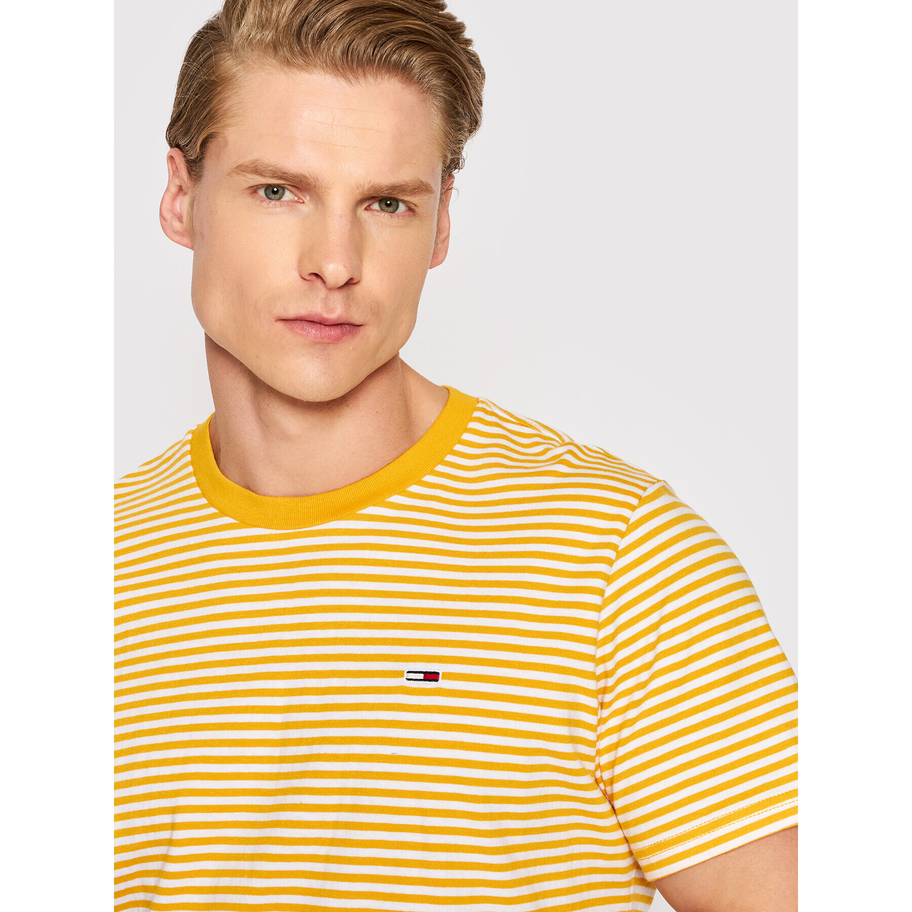 Tommy Jeans Тишърт Classics Stripe DM0DM05515 Жълт Regular Fit - Pepit.bg