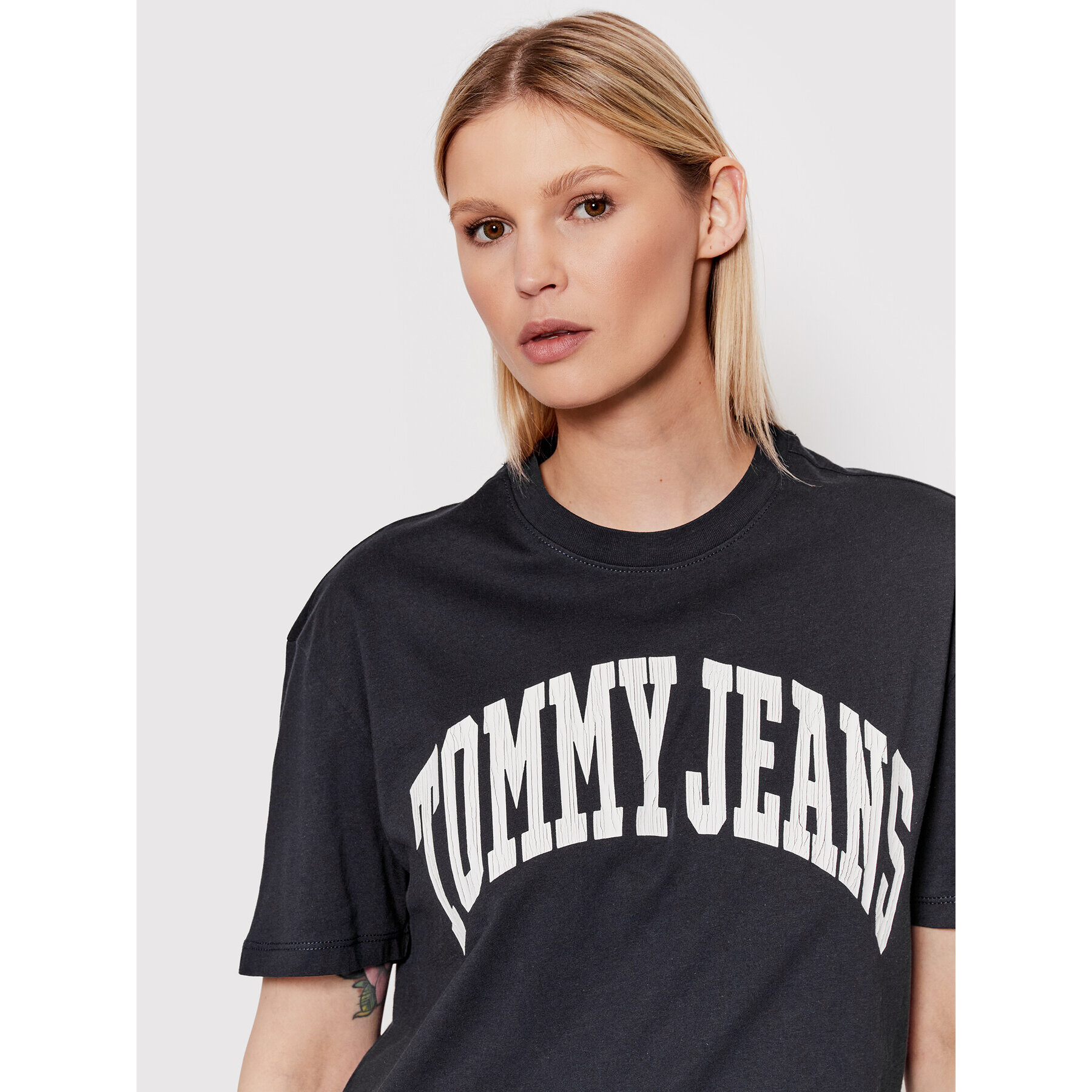 Tommy Jeans Тишърт College DW0DW13005 Тъмносин Boyfriend Fit - Pepit.bg