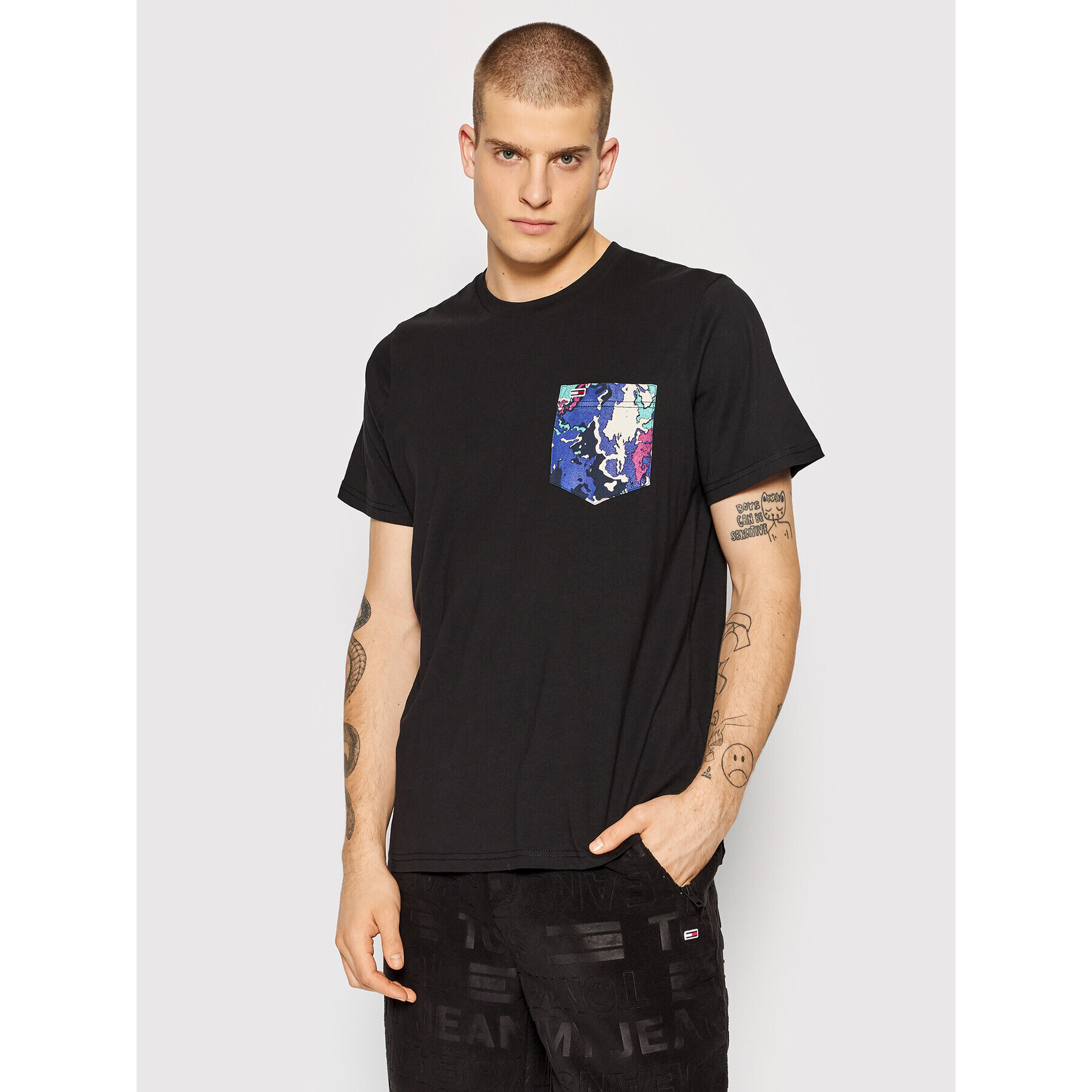 Tommy Jeans Тишърт Contrast Pocket DM0DM11439 Черен Regular Fit - Pepit.bg