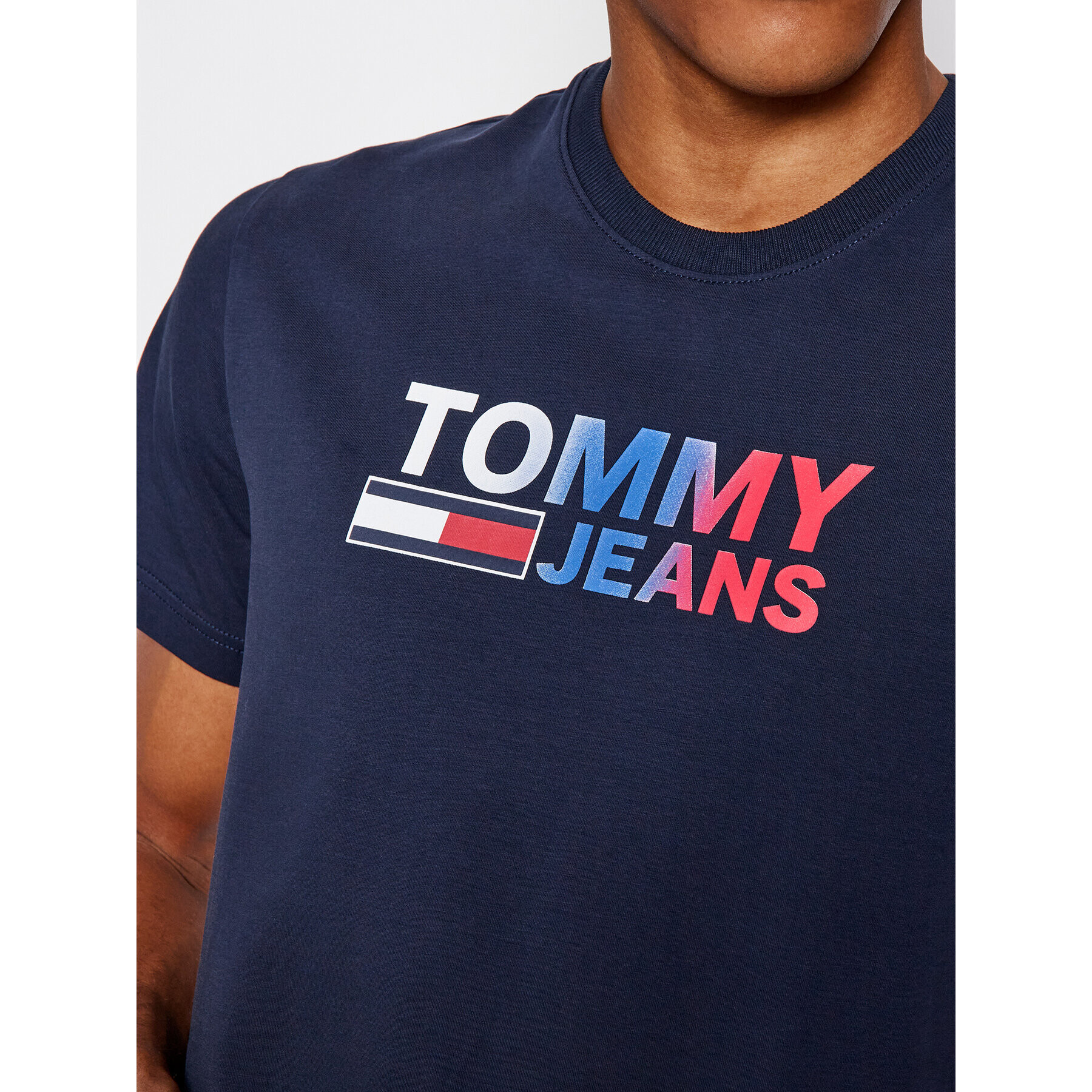 Tommy Jeans Тишърт DM0DM10235 Тъмносин Regular Fit - Pepit.bg