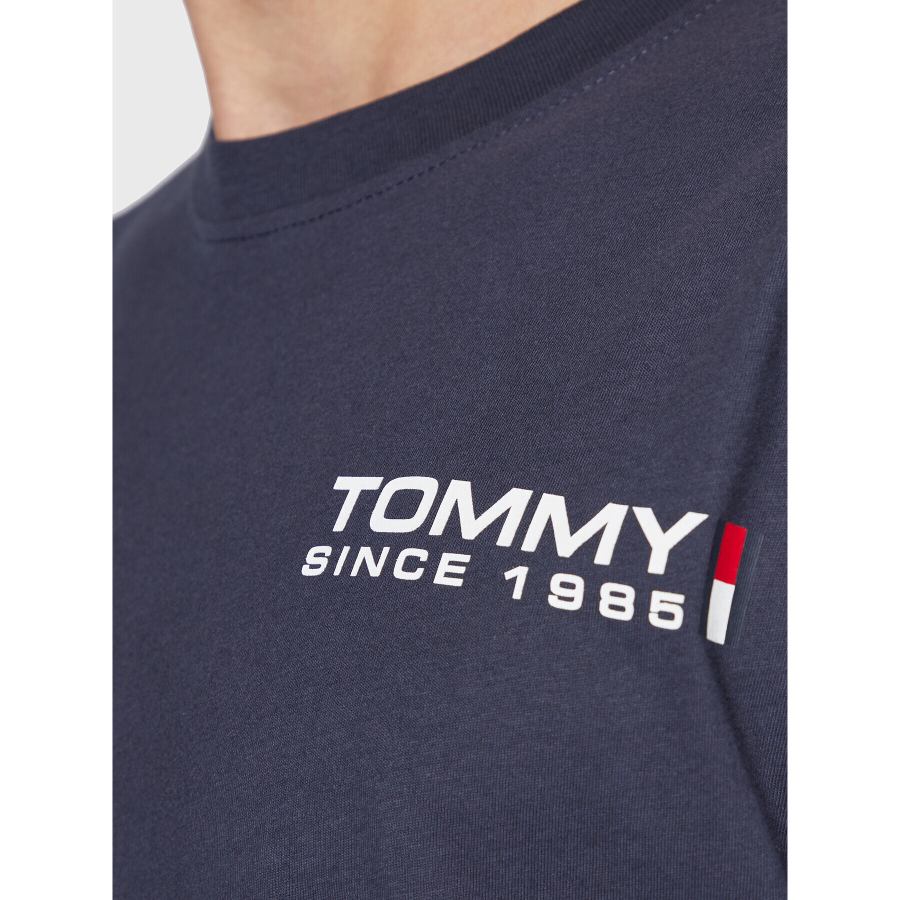 Tommy Jeans Тишърт DM0DM14981 Тъмносин Regular Fit - Pepit.bg