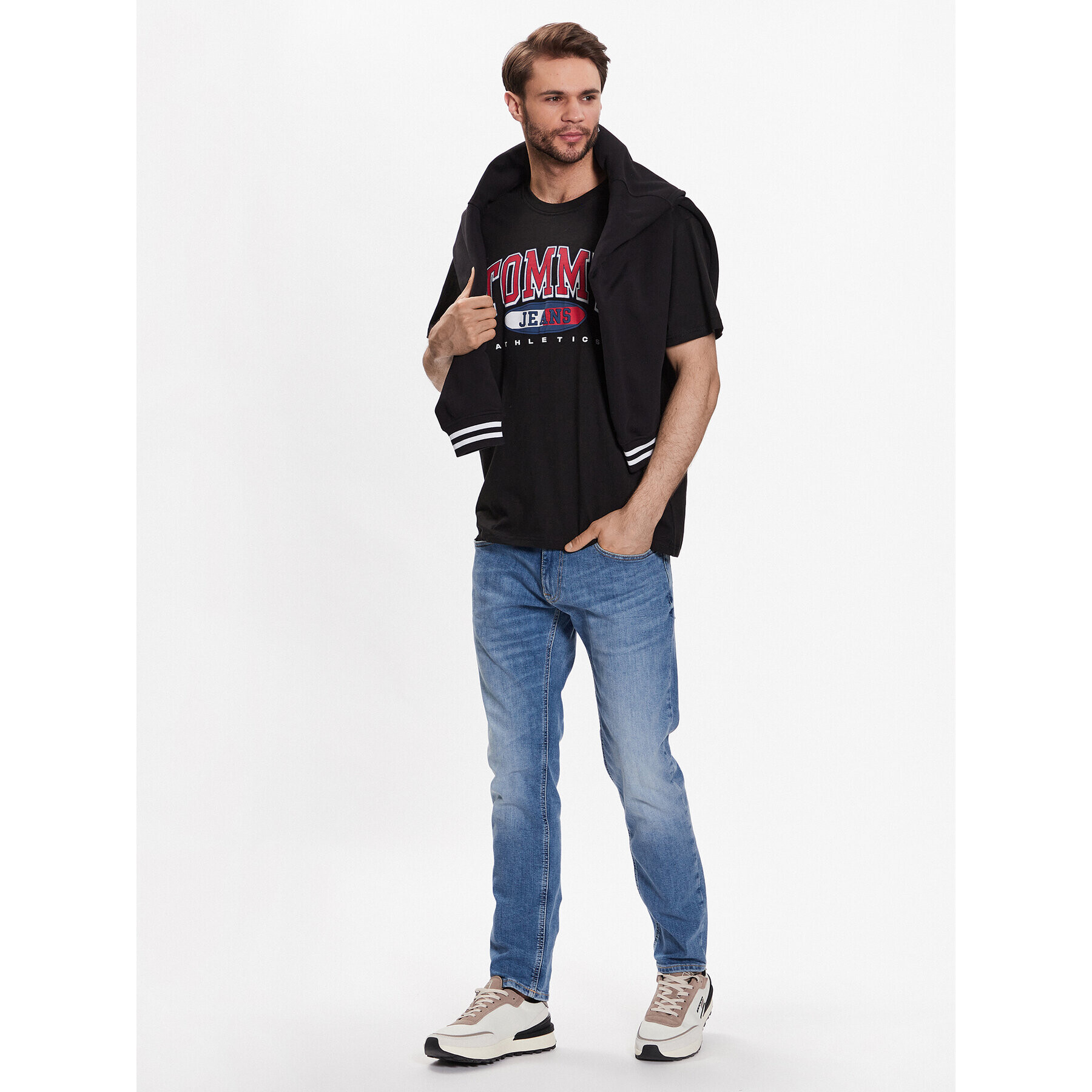 Tommy Jeans Тишърт DM0DM16407 Черен Relaxed Fit - Pepit.bg