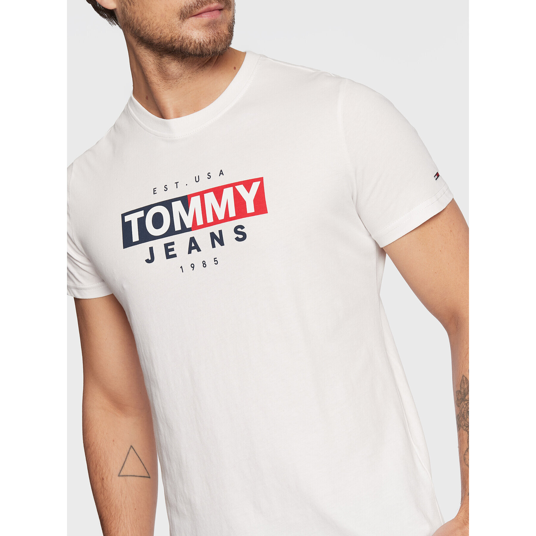 Tommy Jeans Тишърт Entry Flag DM0DM14023 Бял Regular Fit - Pepit.bg