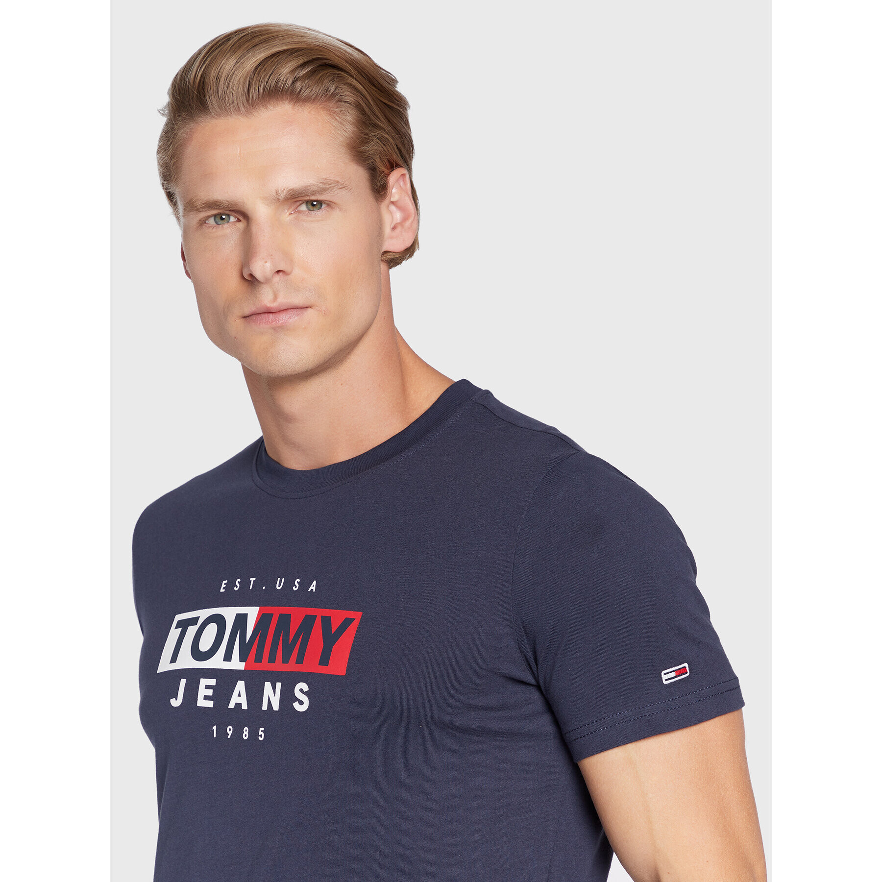 Tommy Jeans Тишърт Entry Flag DM0DM14023 Тъмносин Regular Fit - Pepit.bg