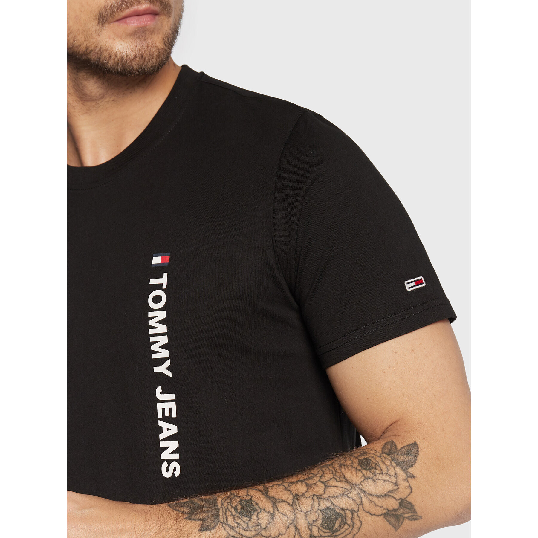 Tommy Jeans Тишърт Entry Verticle DM0DM14003 Черен Regular Fit - Pepit.bg