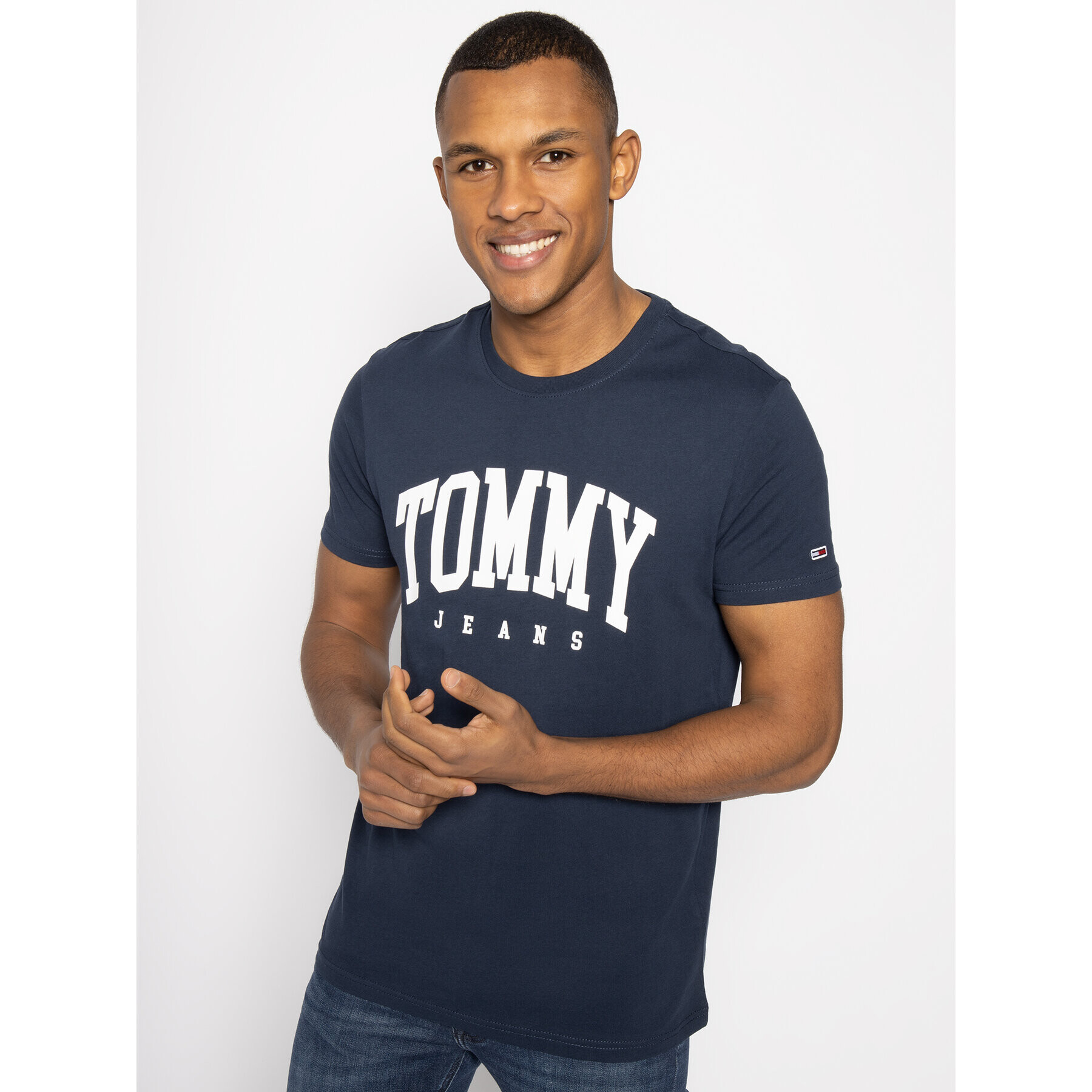 Tommy Jeans Тишърт Essential DM0DM06501 Тъмносин Regular Fit - Pepit.bg