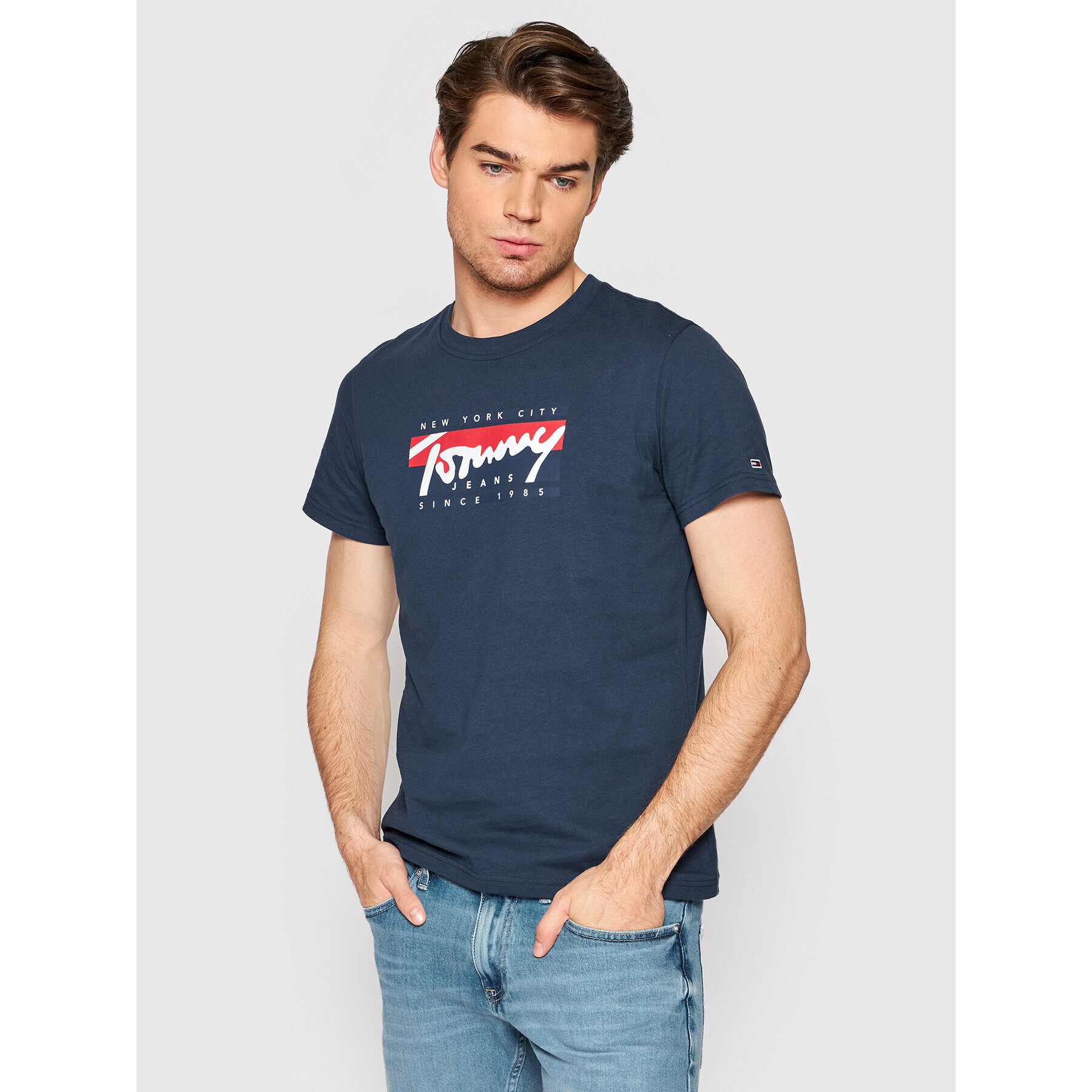 Tommy Jeans Тишърт Essential DM0DM13250 Тъмносин Regular Fit - Pepit.bg