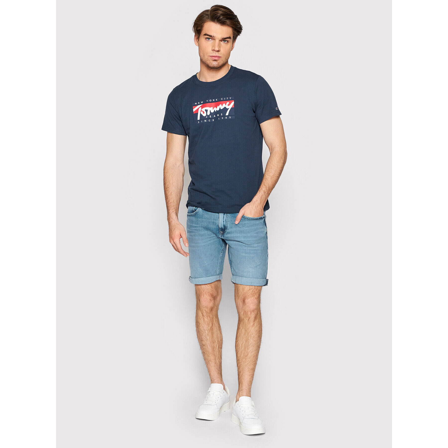 Tommy Jeans Тишърт Essential DM0DM13250 Тъмносин Regular Fit - Pepit.bg