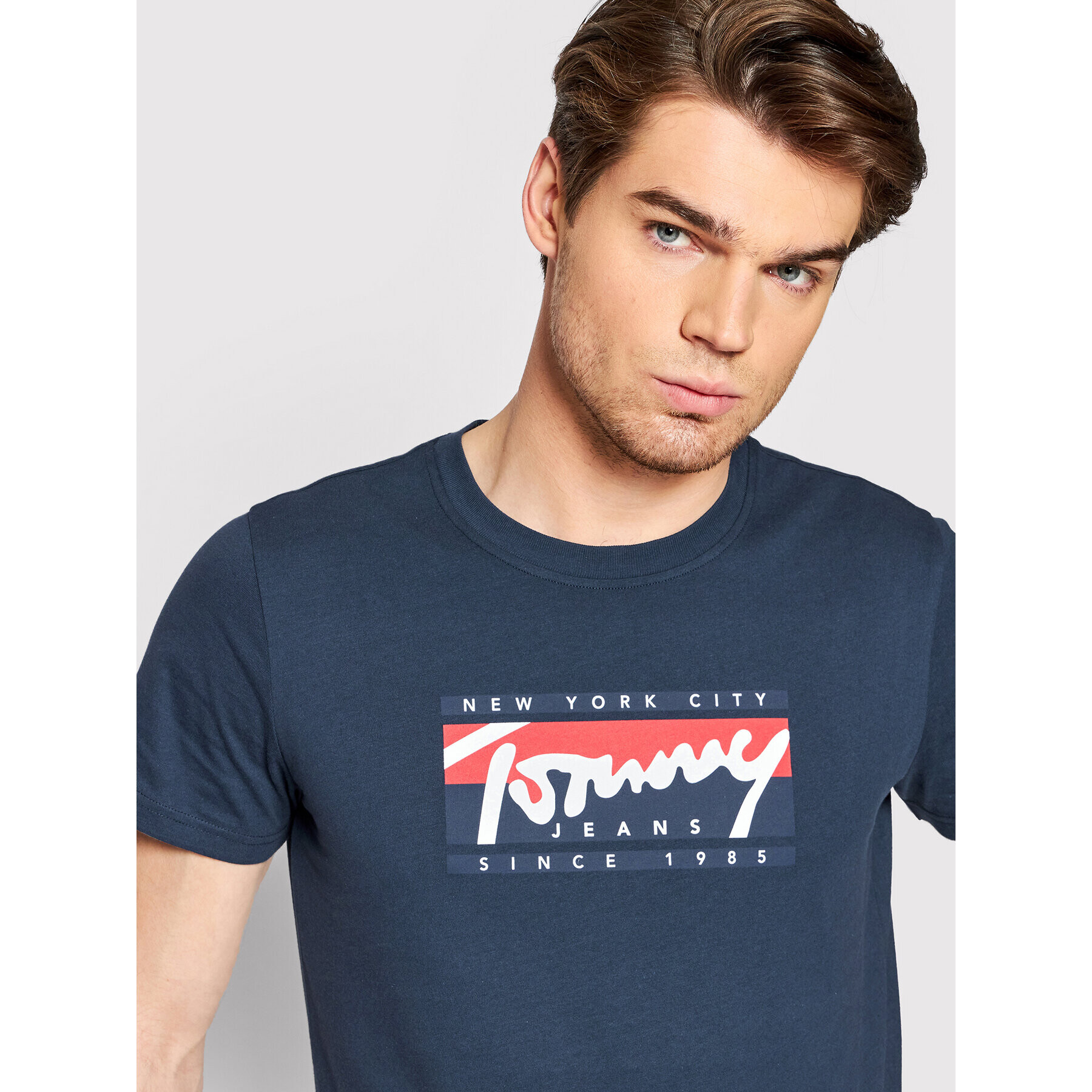 Tommy Jeans Тишърт Essential DM0DM13250 Тъмносин Regular Fit - Pepit.bg