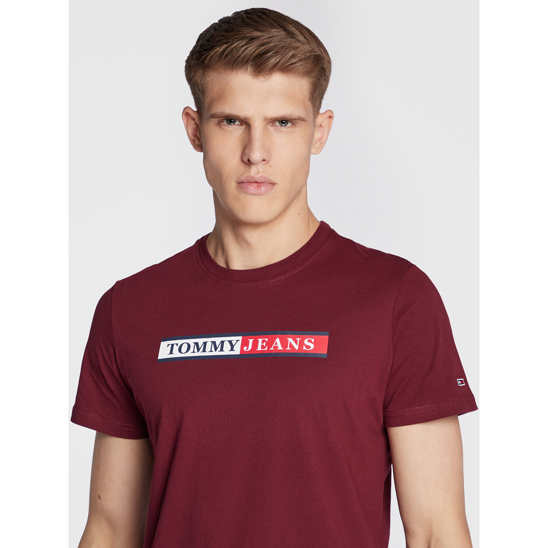 Tommy Jeans Тишърт Essential DM0DM14979 Бордо Slim Fit - Pepit.bg