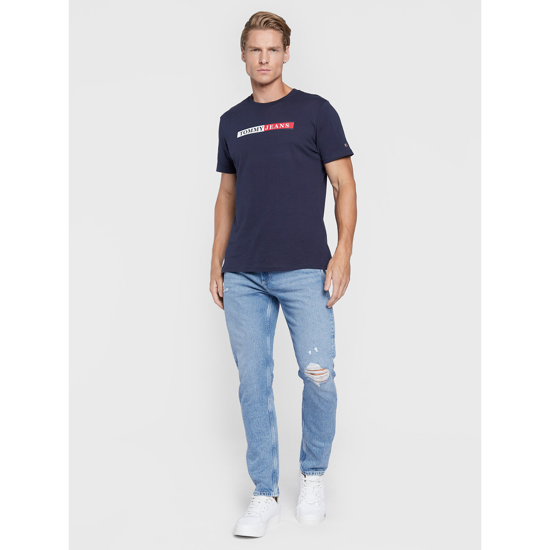 Tommy Jeans Тишърт Essential DM0DM14979 Тъмносин Slim Fit - Pepit.bg