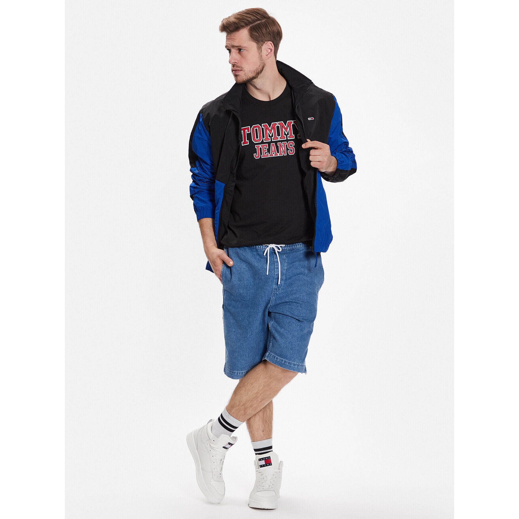 Tommy Jeans Тишърт Essential DM0DM16405 Черен Regular Fit - Pepit.bg