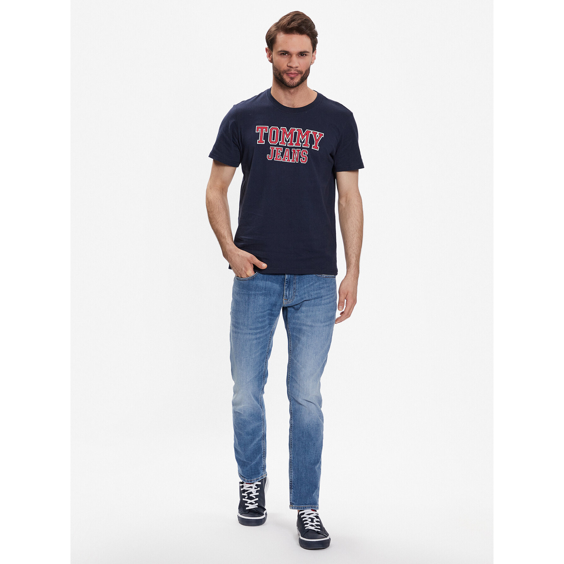 Tommy Jeans Тишърт Essential DM0DM16405 Тъмносин Regular Fit - Pepit.bg