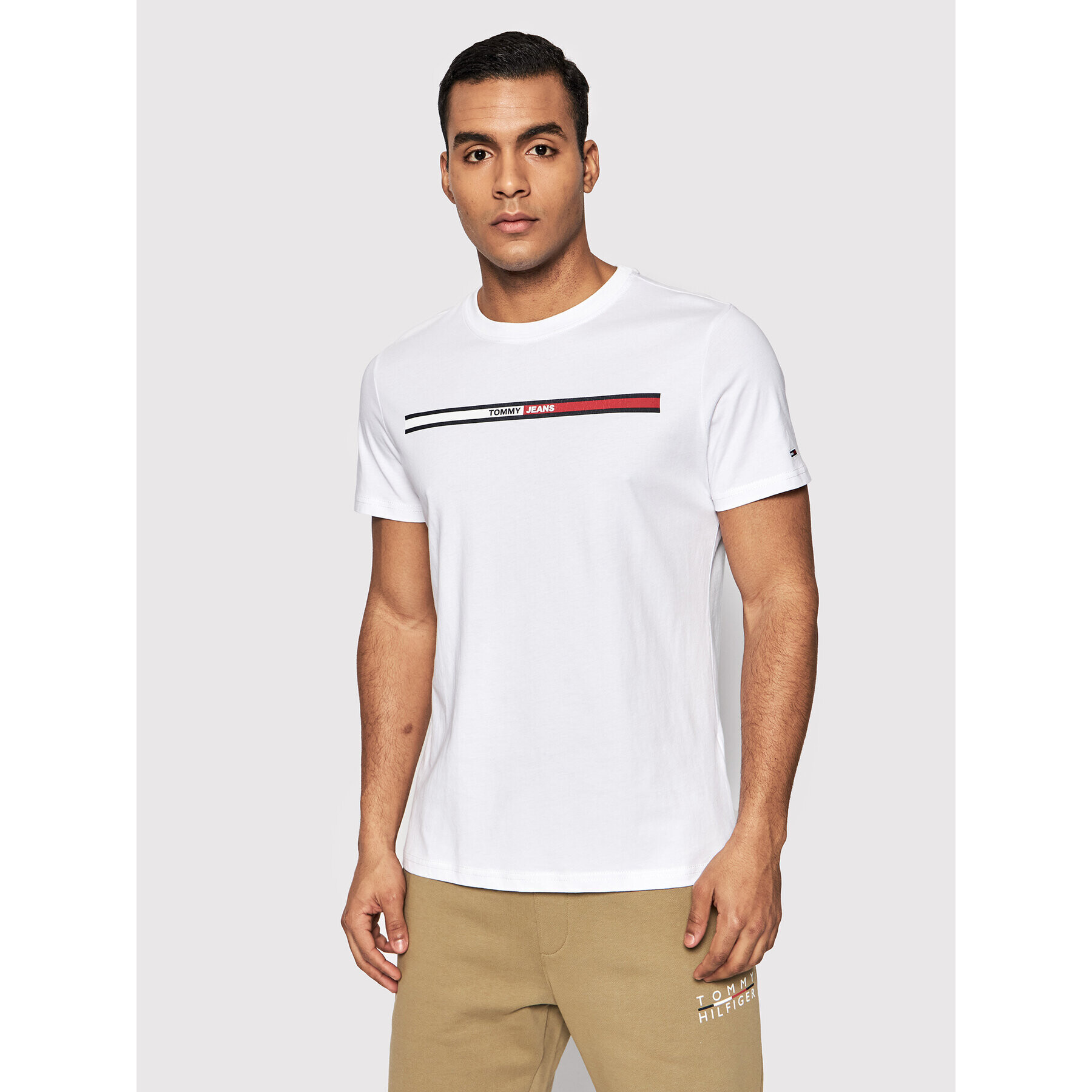Tommy Jeans Тишърт Essential Flag DM0DM13509 Бял Regular Fit - Pepit.bg