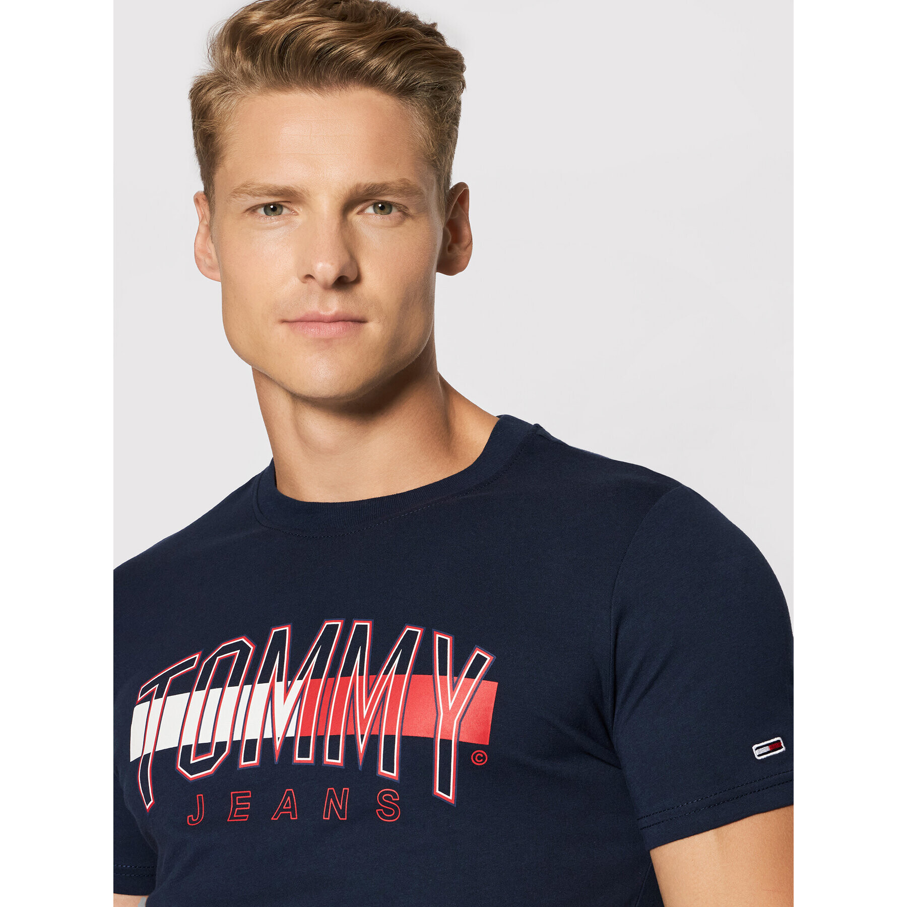 Tommy Jeans Тишърт Flag DM0DM09717 Тъмносин Regular Fit - Pepit.bg