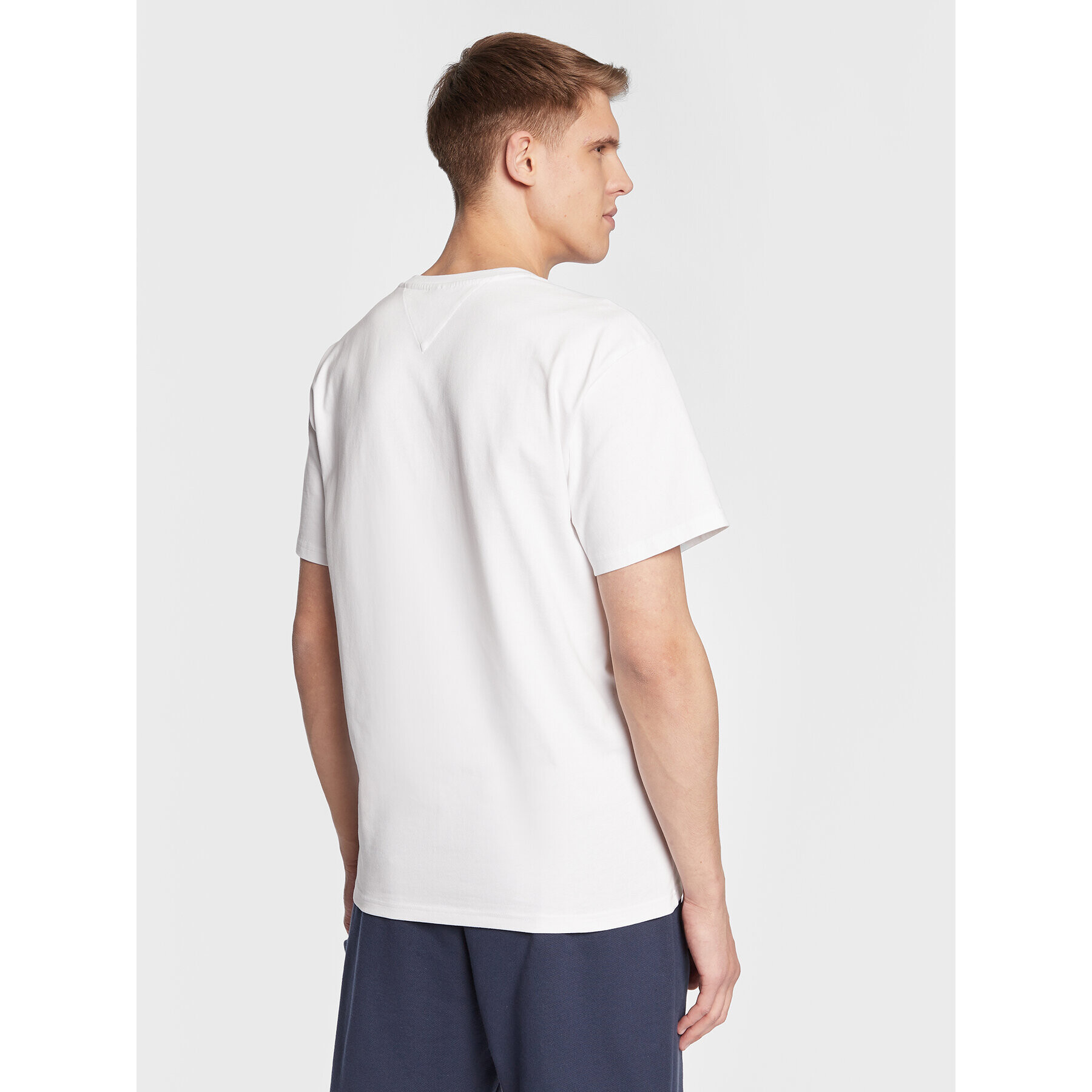Tommy Jeans Тишърт Luxe Chest DM0DM15659 Бял Relaxed Fit - Pepit.bg