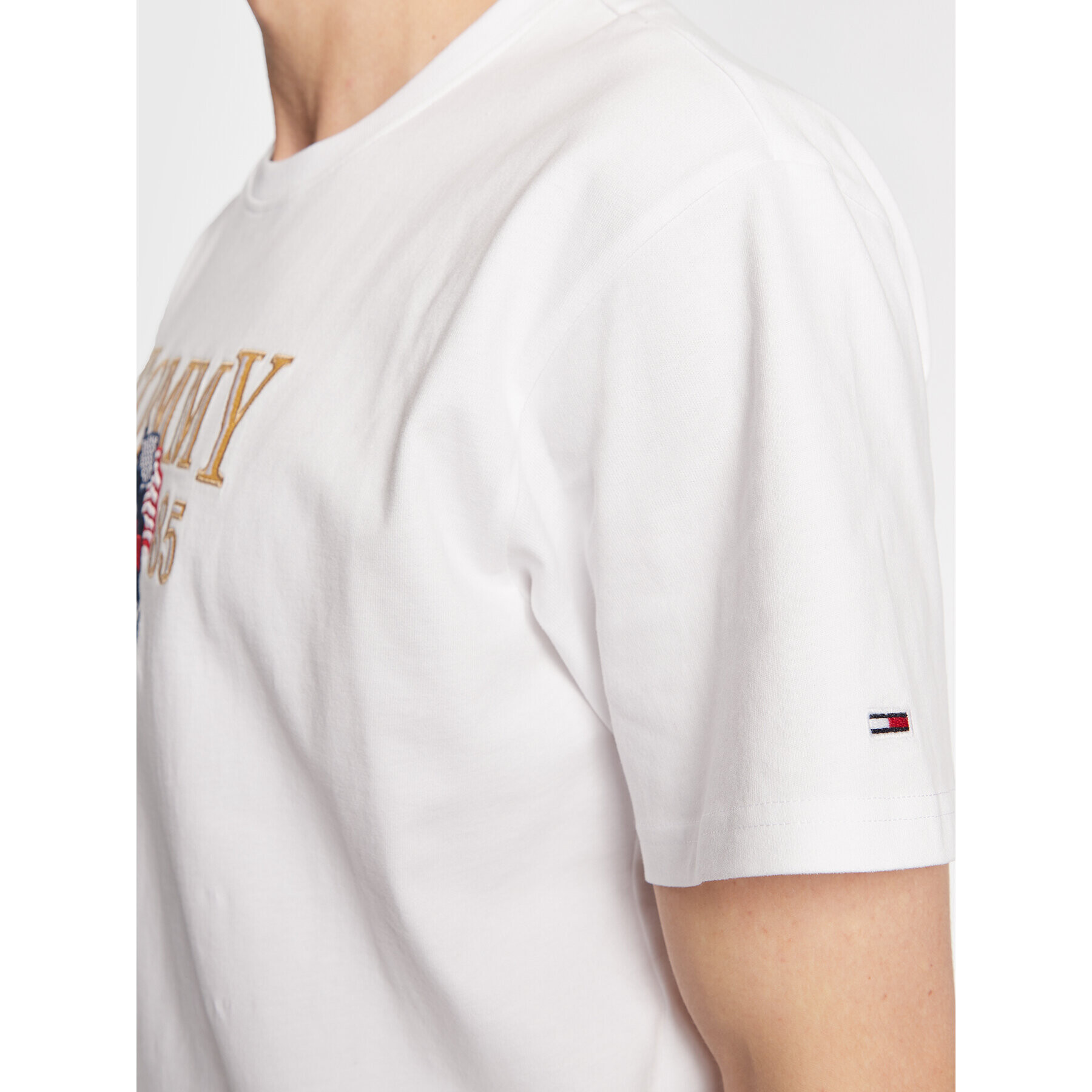 Tommy Jeans Тишърт Luxe Chest DM0DM15659 Бял Relaxed Fit - Pepit.bg